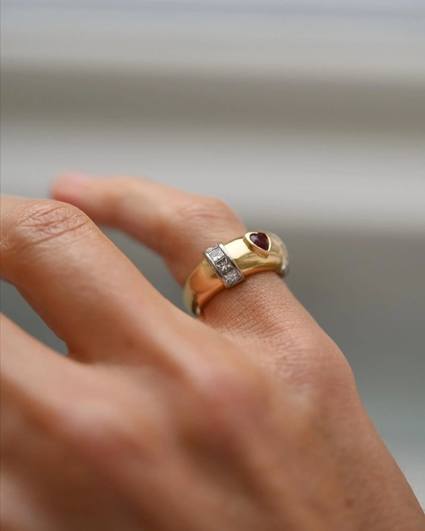 Rare Swedish Vintage Ring Princess Cut Diamonds and Heart Sapphire 18K Gold