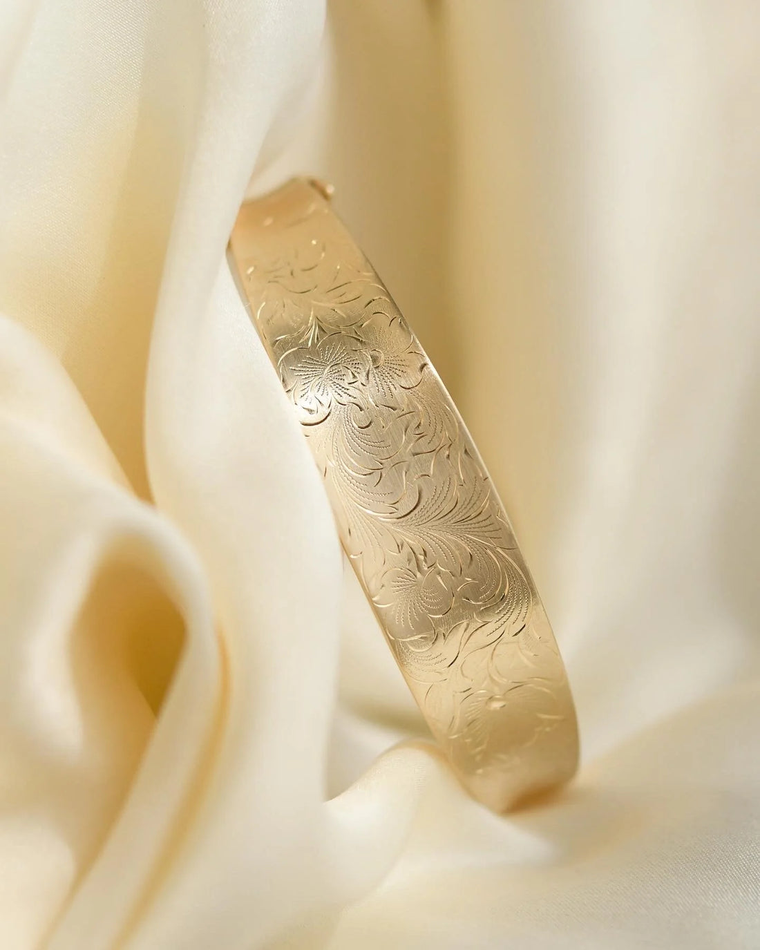 Sublime Danish Vintage Bangle w Flower Engravings 14K Gold 1960s