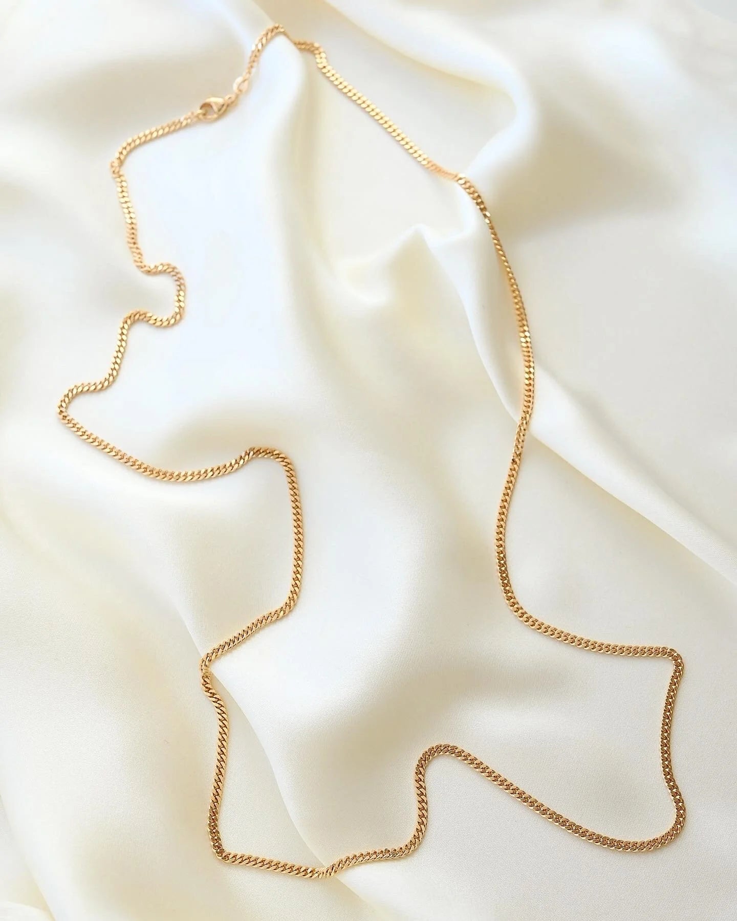 The Perfect 31.5 Inches Looong Curb Line Chain 18K Gold