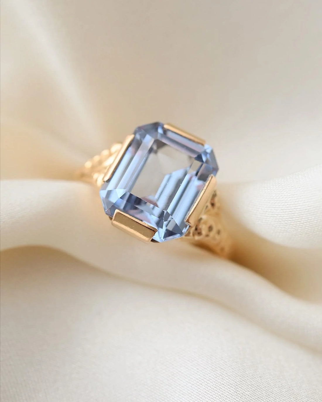 Big Ocean Blue Topaz Ring 18K Gold 1956