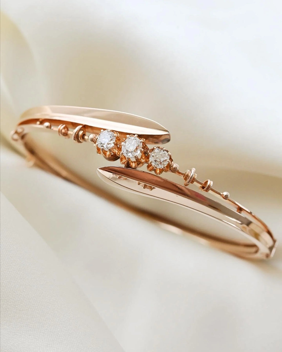 Sublime Antique Old Mine Cut Diamond Bangle 18K Gold Beg 1900s
