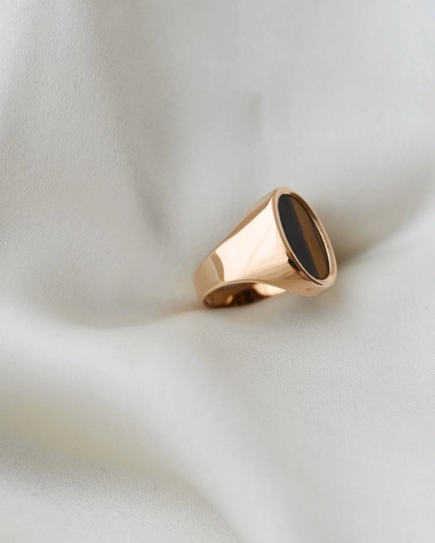 Gorg Sleek Swedish Tigers Eye Vintage Signet Ring 18K Gold