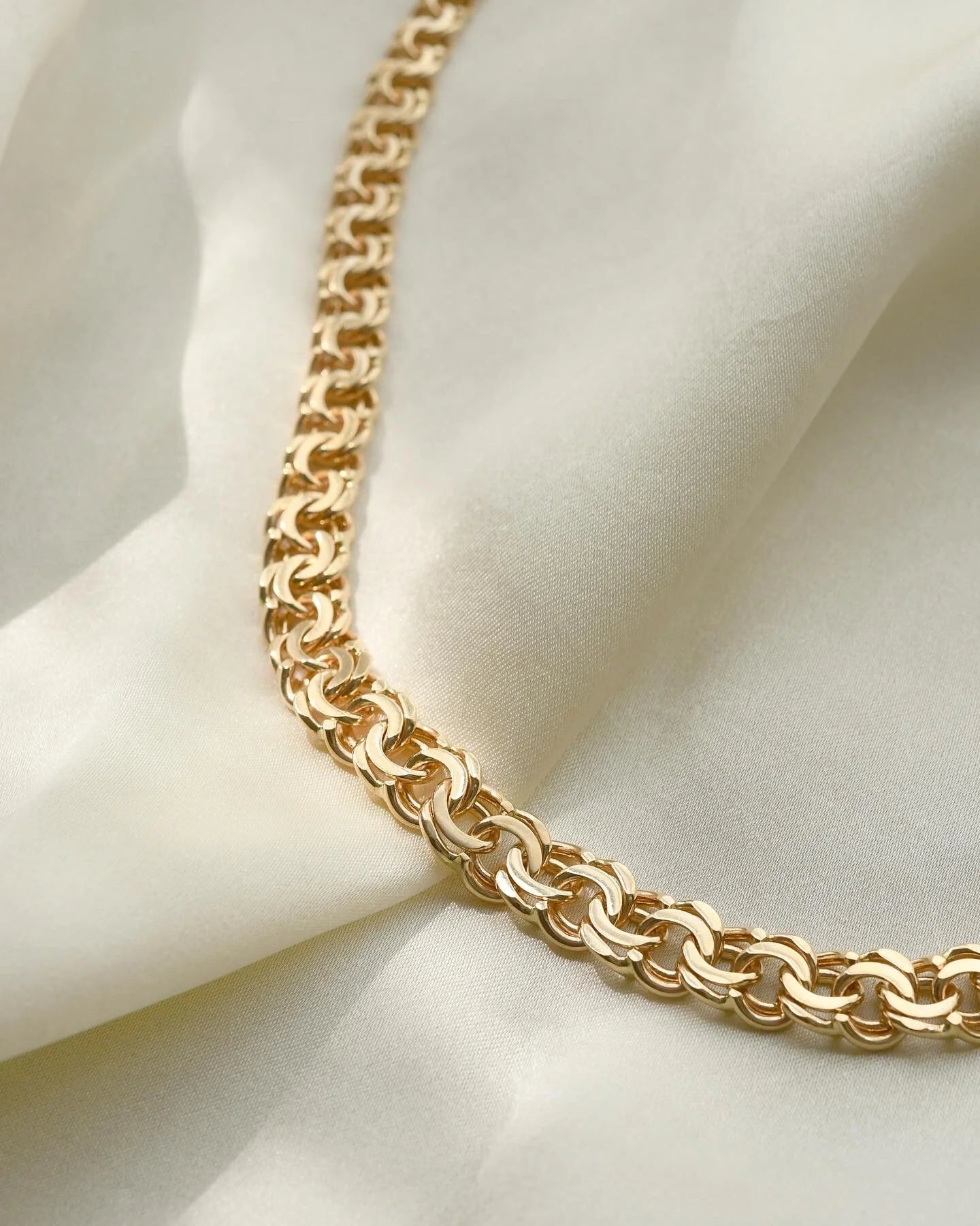 Chunky Bismarck Chain 16.5 Inches 14K Gold 1960s