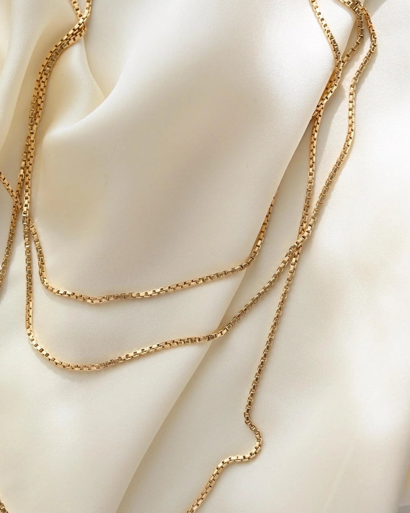 Heavy Sublime 60 Inches Long Guard Chain 18K Gold 1940s