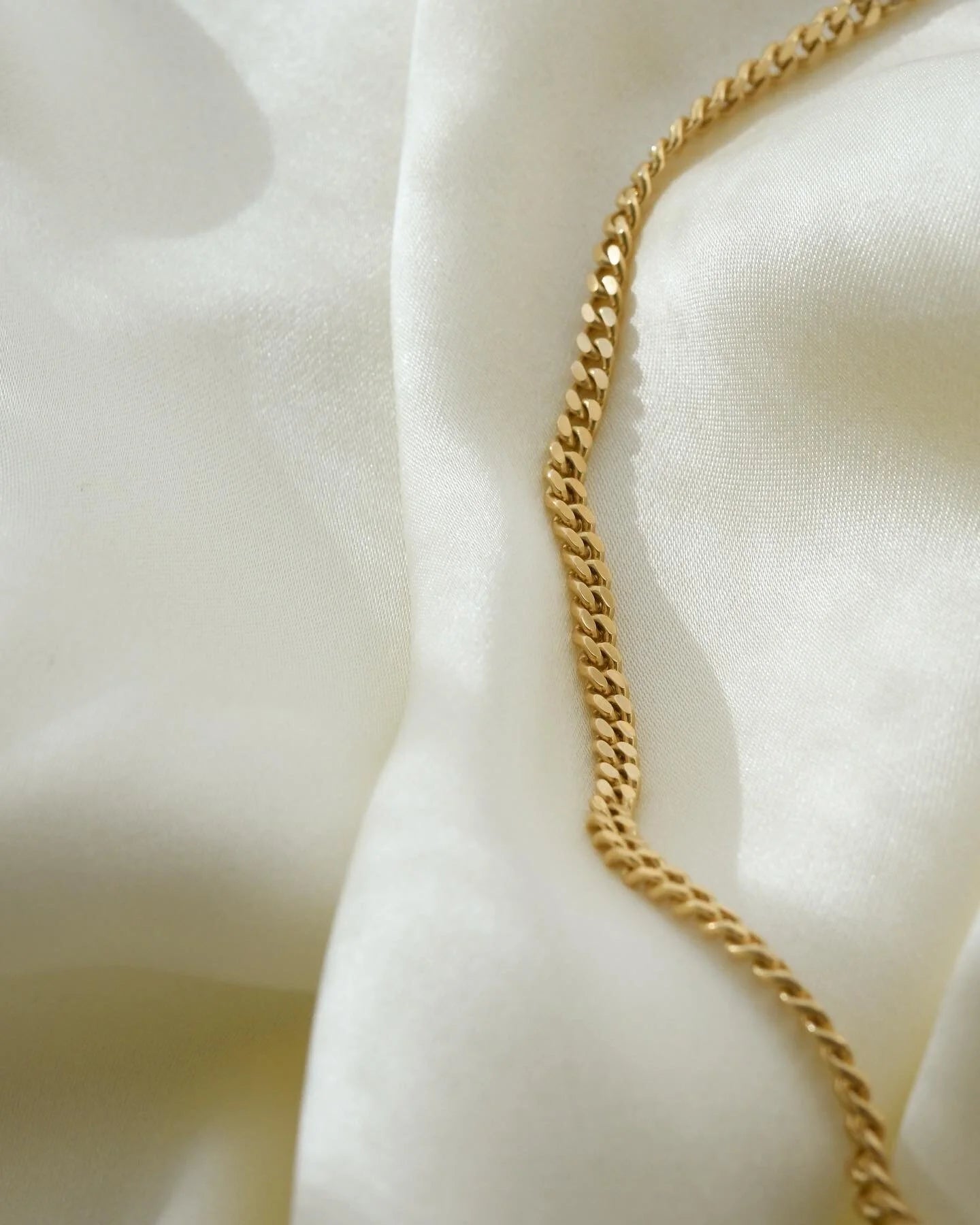 Swedish Vintage Curb Chain 18K Gold 1986