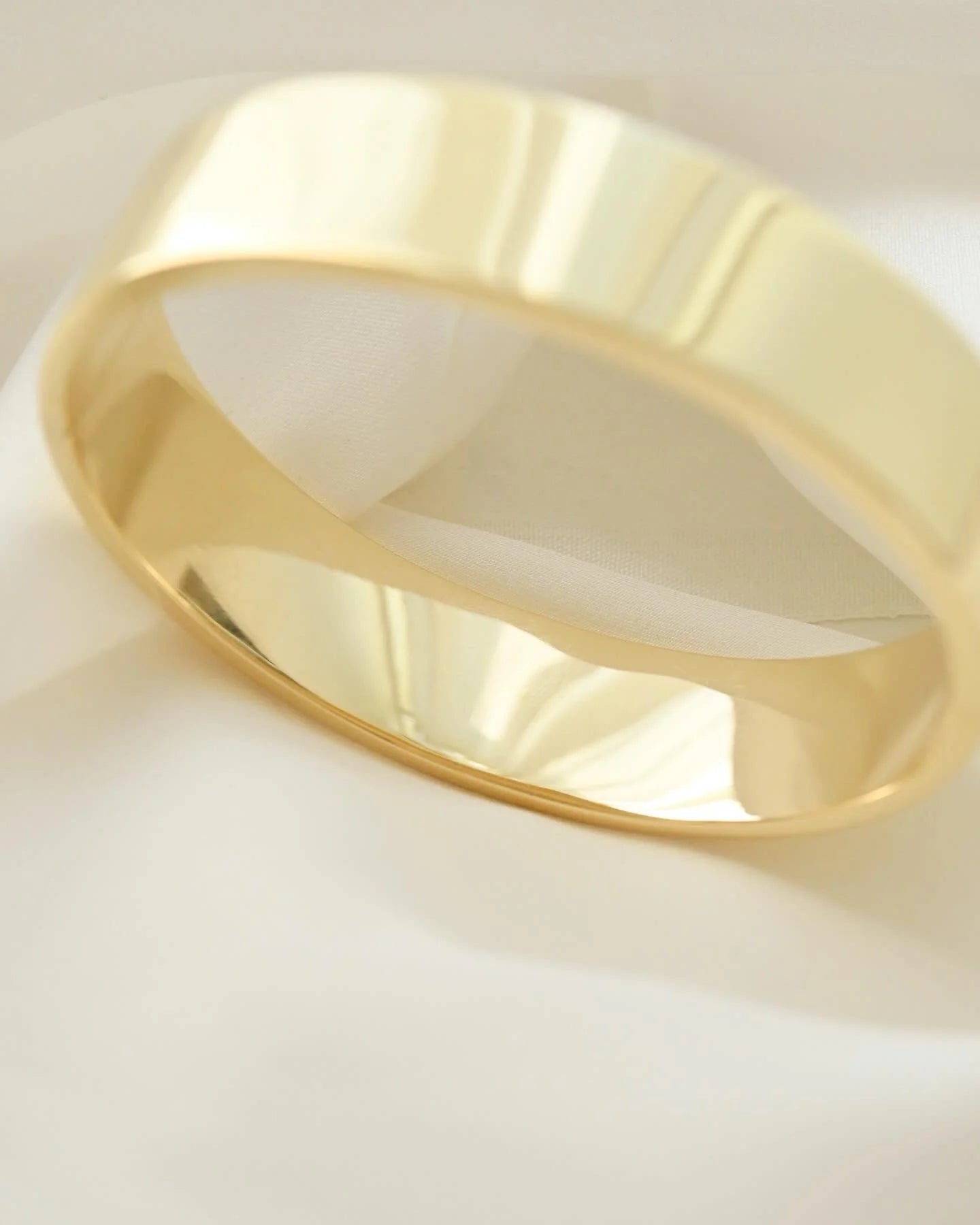 Rare Big 7.15 Inches Perfect Bangle 14K Gold Italy