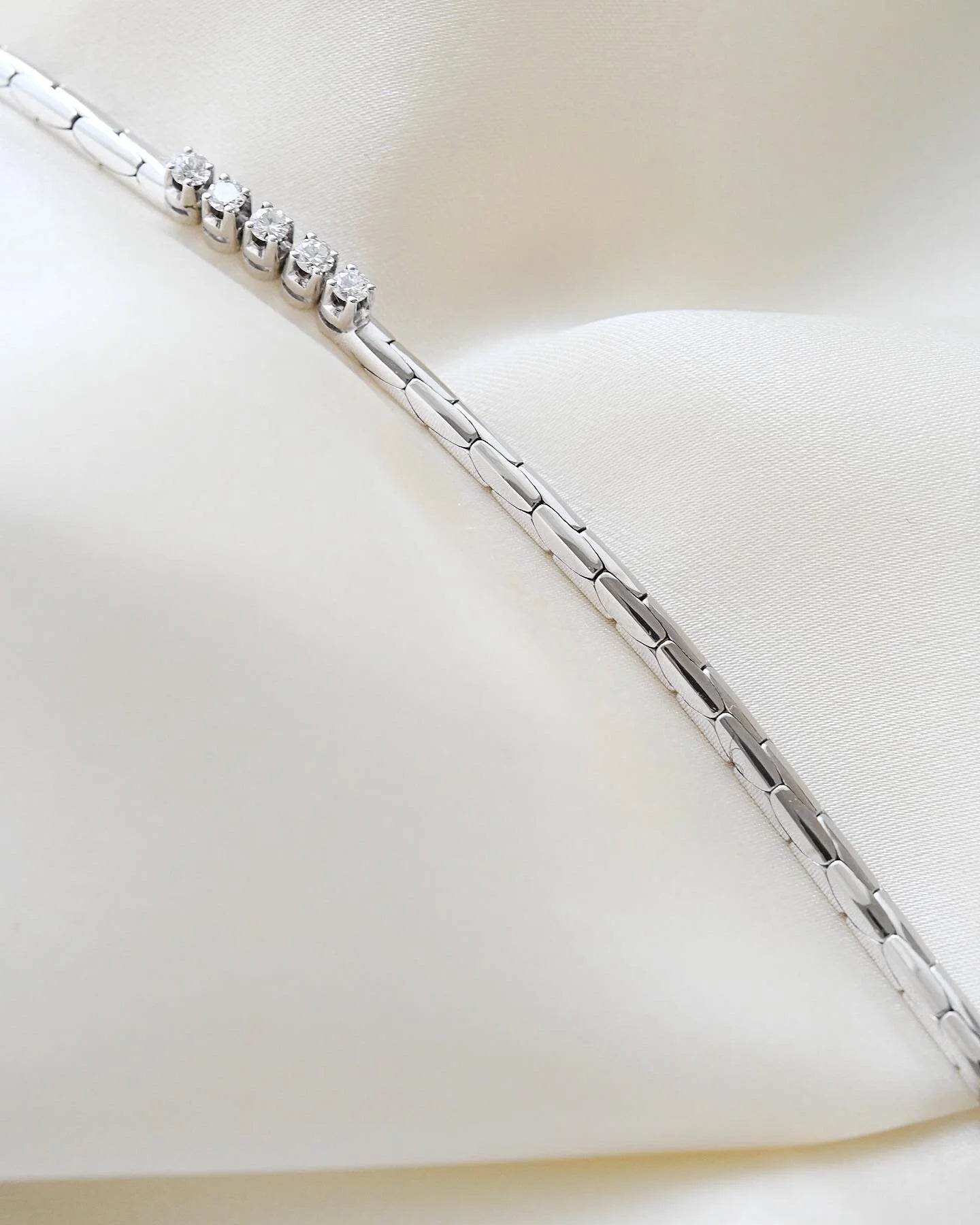 Stunning White Gold Diamond Stacking Bracelet 18K Gold