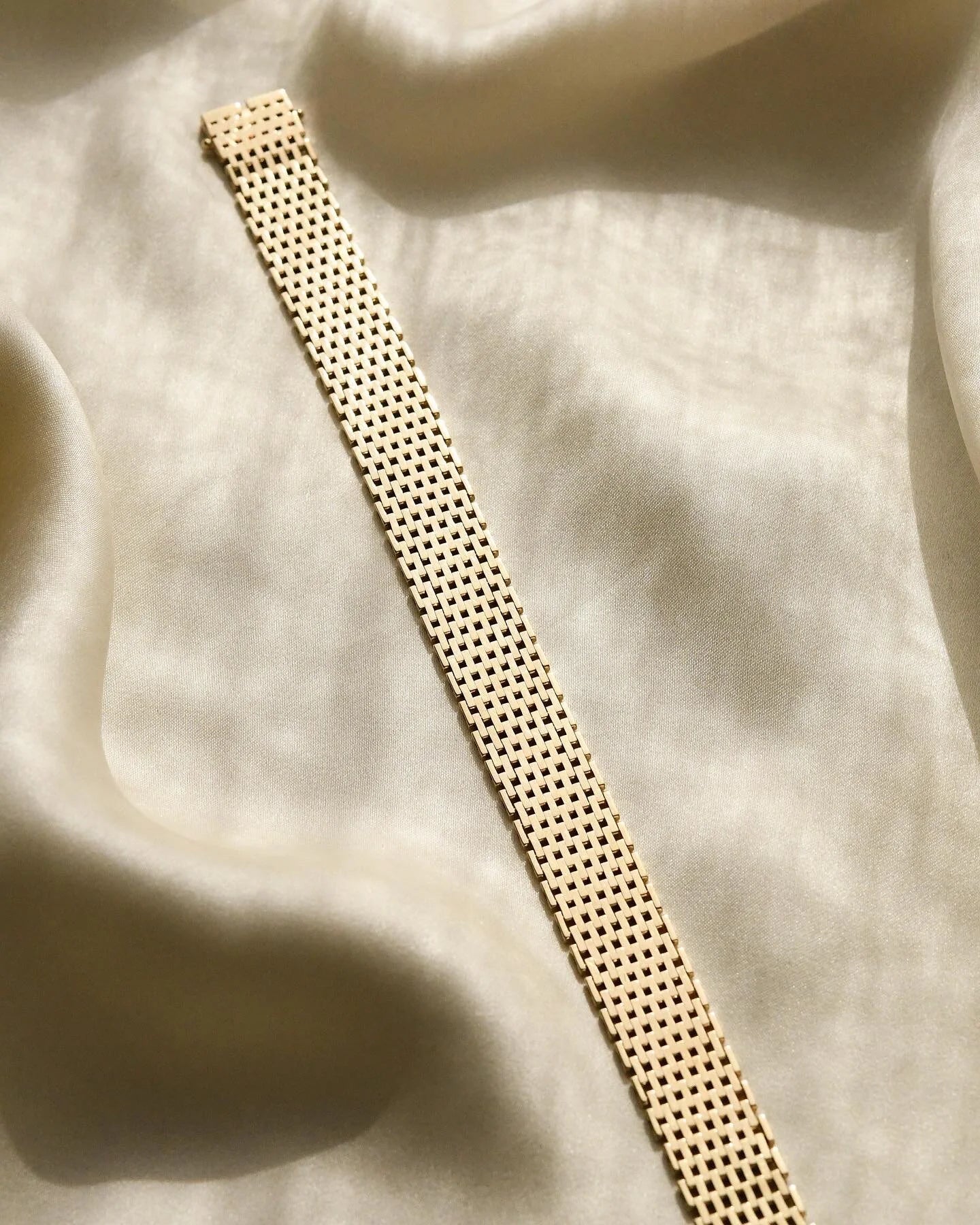 Beautiful Liquid Gold Bracelet 14K 1970s