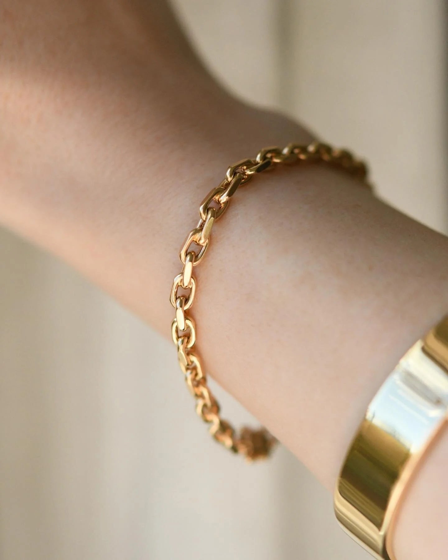 Radiant 1990s Anchor Bracelet 14K Gold