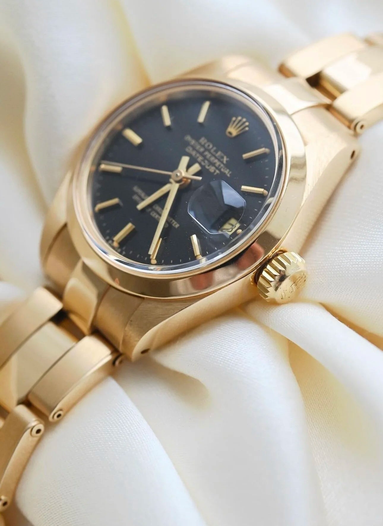 Rolex Oyster Perpetual Datejust Ladies Mint Condition Full Set Box and Papers 18K Gold 1978
