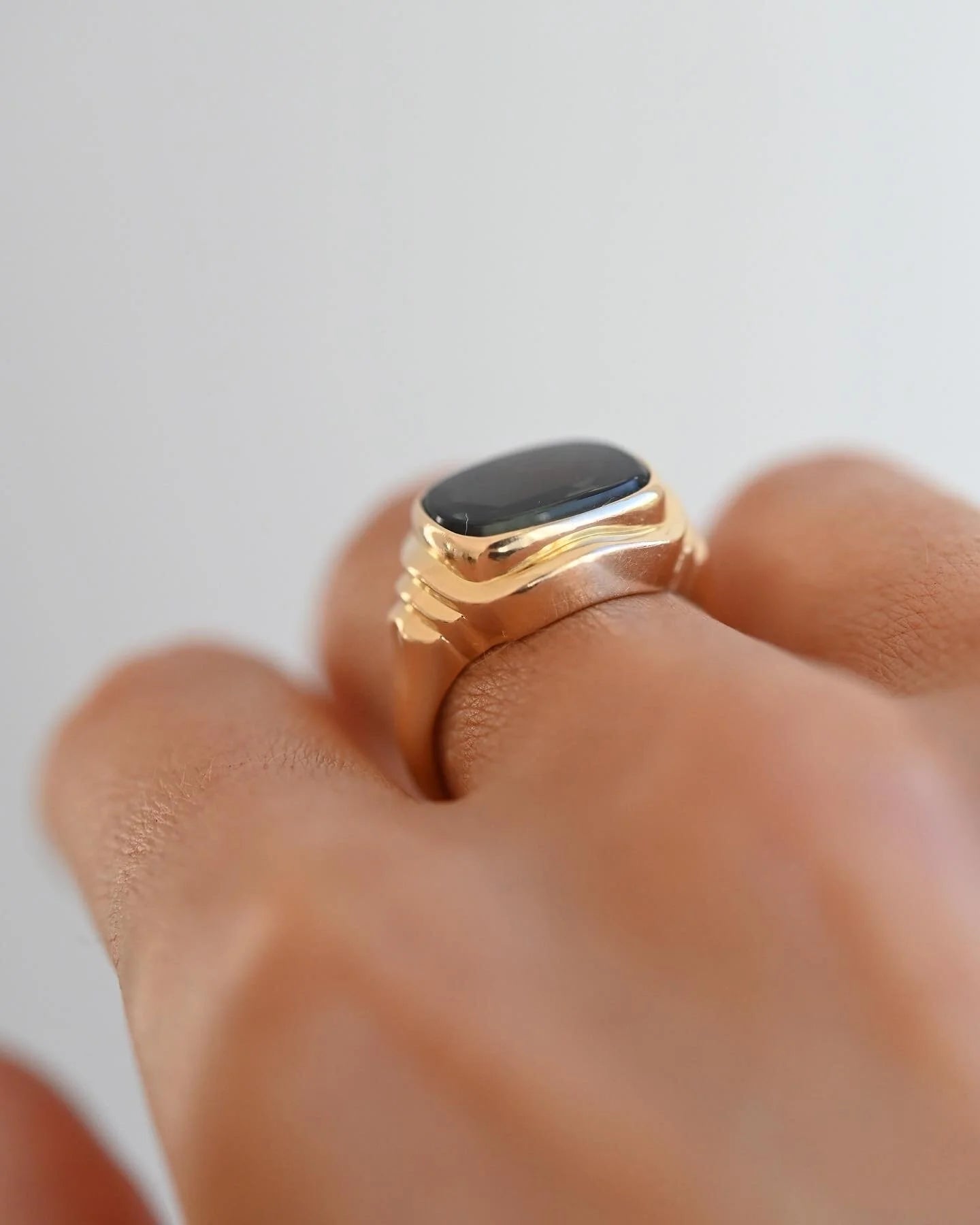 Vintage Ring w Green Spinel 18K Gold 1964