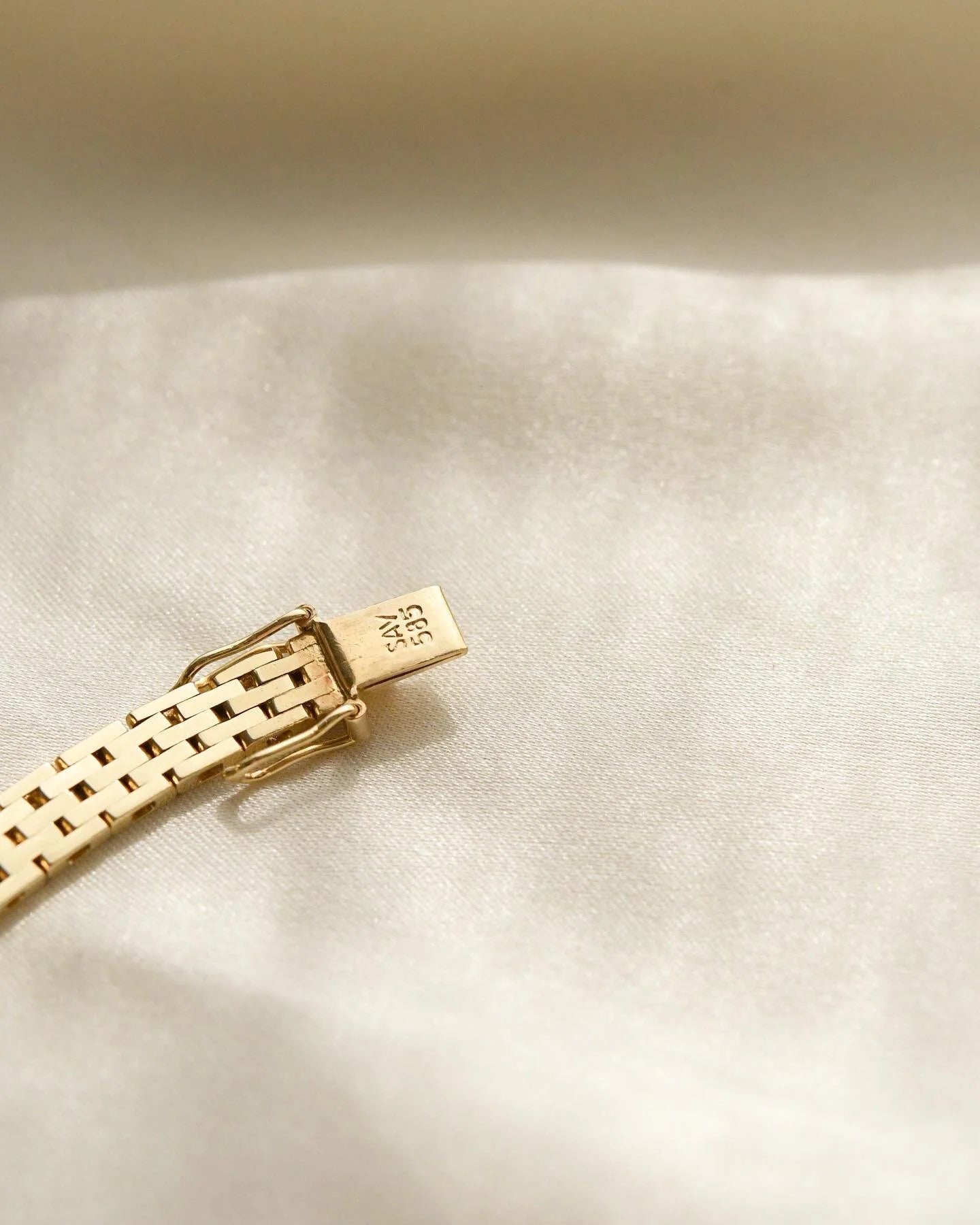 Stunning HEAVY Graduated Brick Link Necklace 14K Gold