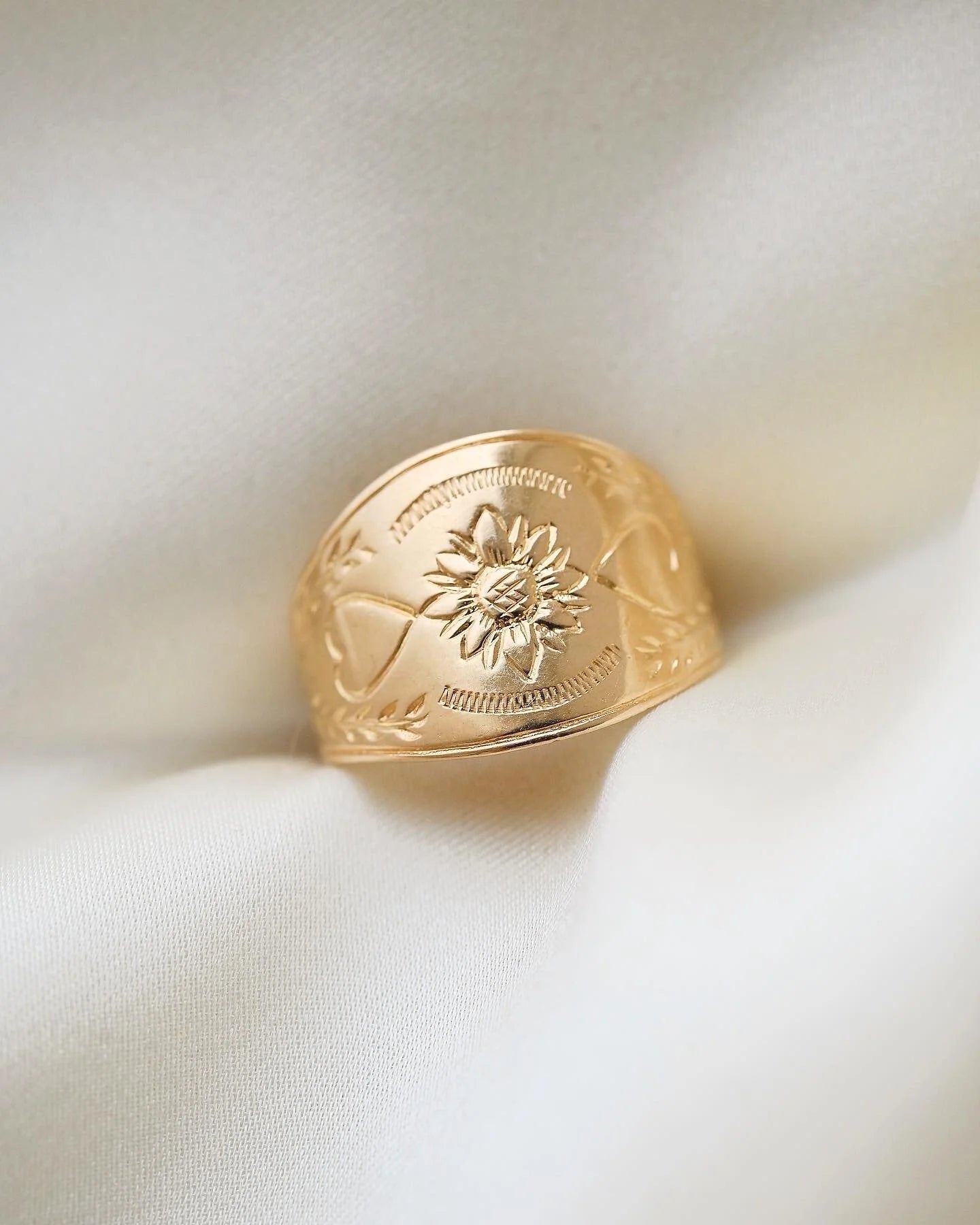 Rare Vintage Cigar Band 18K Gold 1975