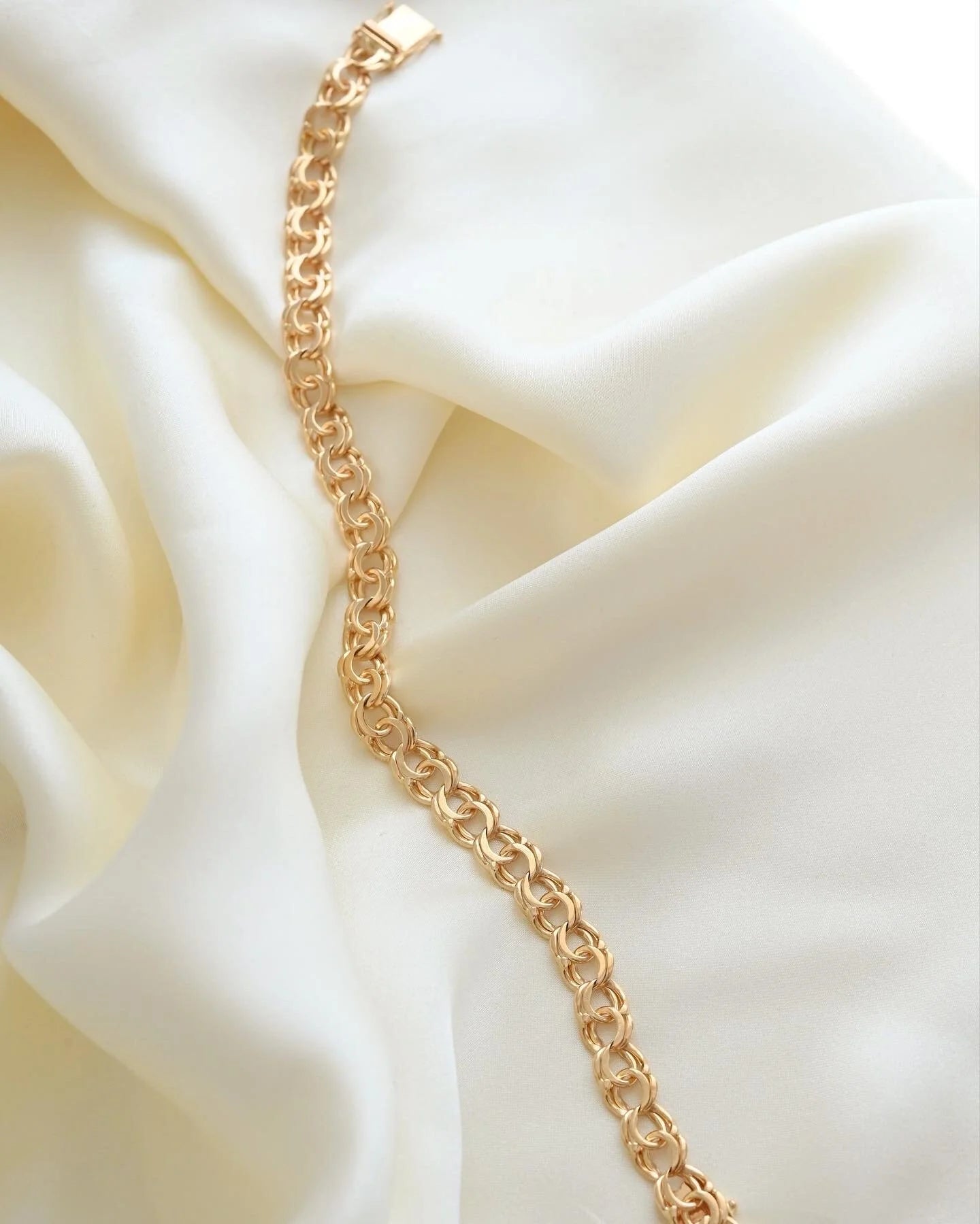 Stunning Heavy Swedish Bismarck Bracelet 18K Gold 1960