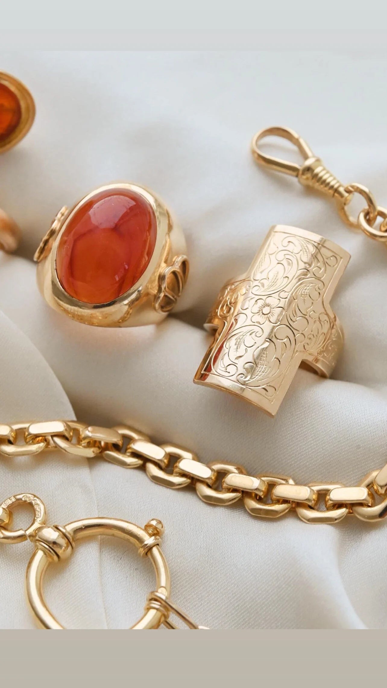 Massive Flower Shield Ring 18K Gold 1960