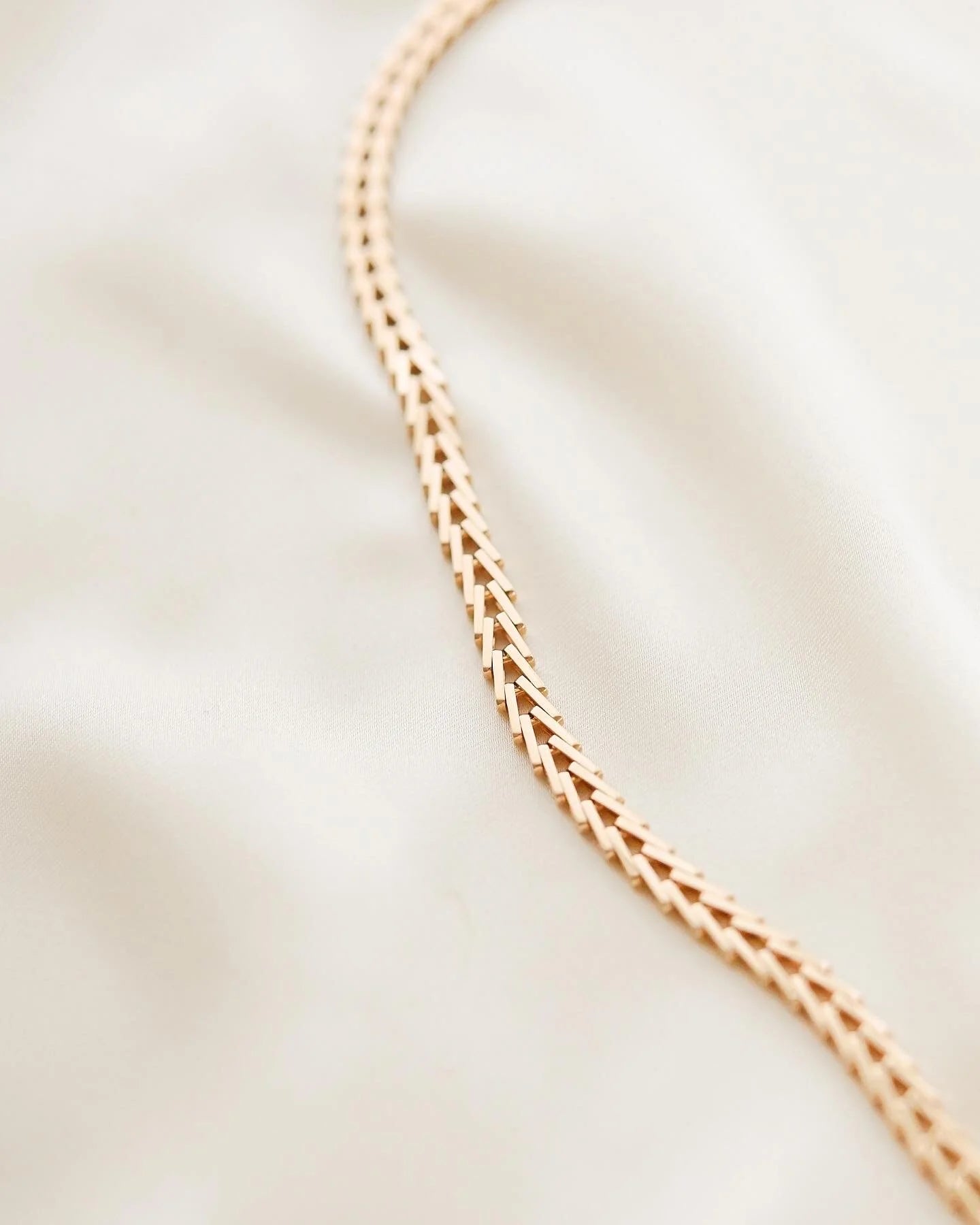 Long Heavy 30 Grams Geneva Link Variation Necklace 14K Gold
