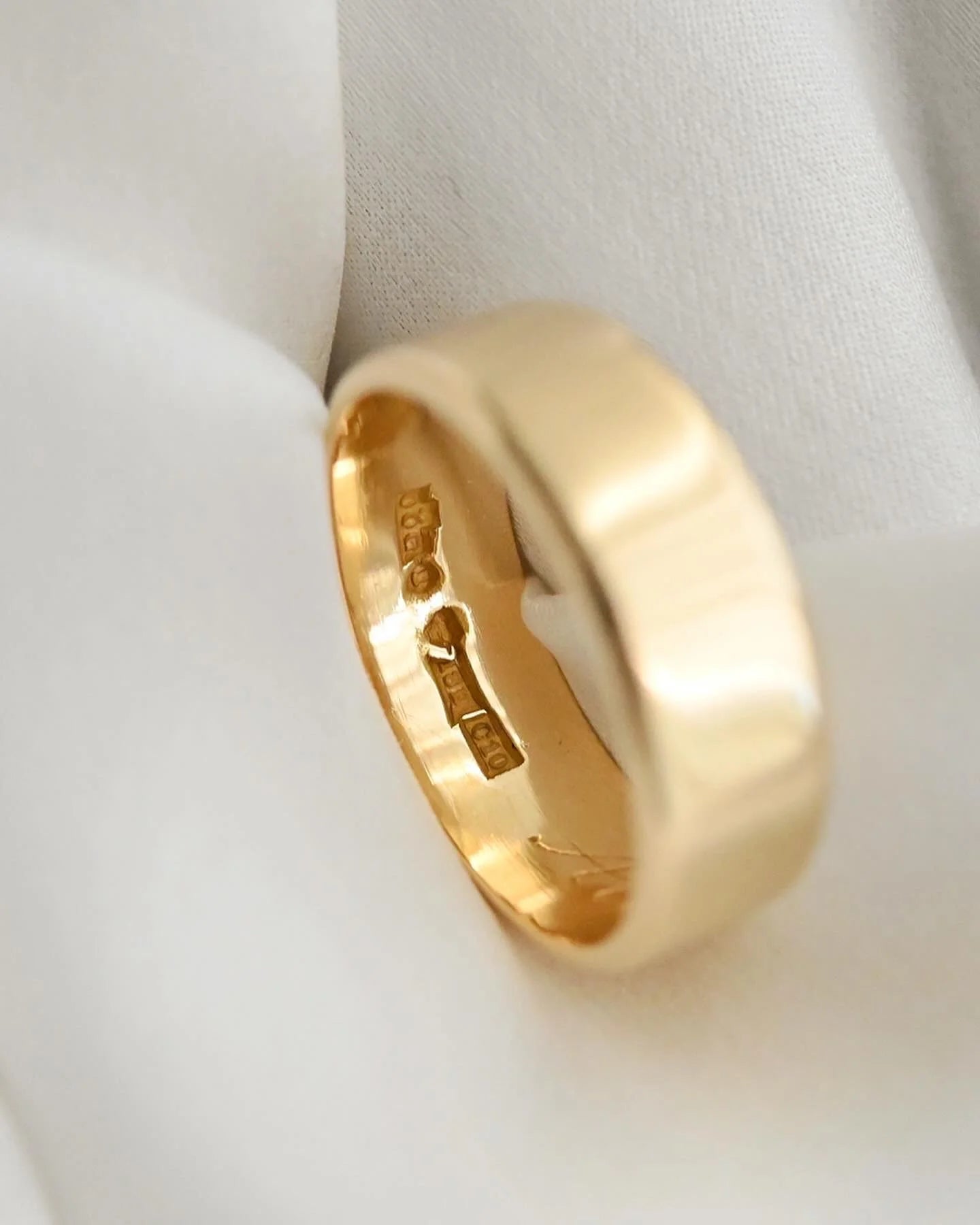 Free Downsizing! Rare Wide Weddning Band 18K Gold Sizeable to Any Size