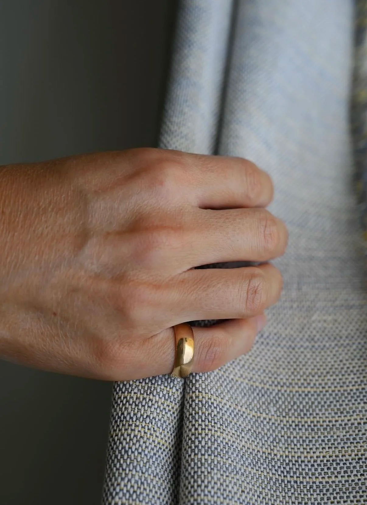 Incredibly Beautiful and Rare Wide Band Ring 18K Gold