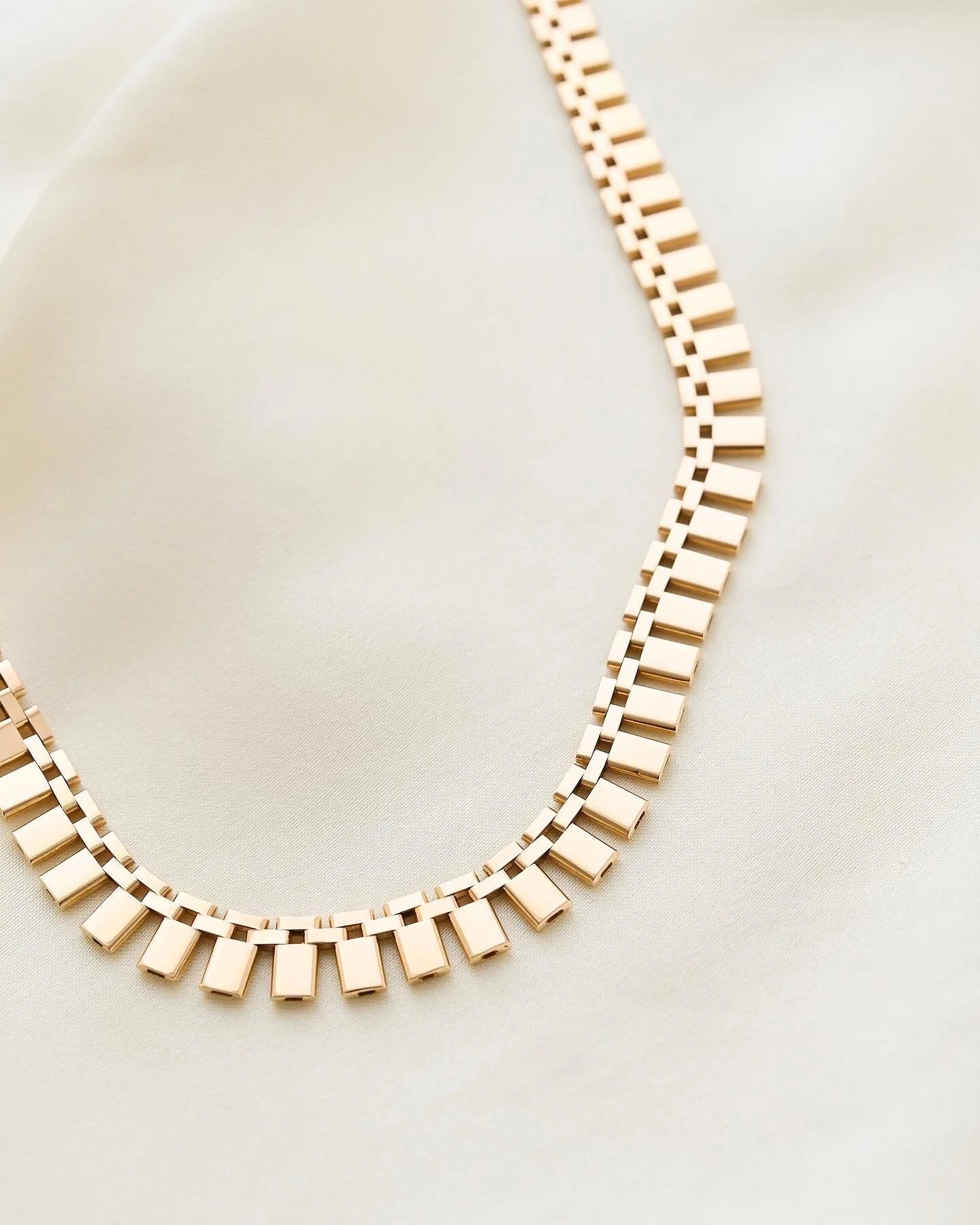 Superb Rare 18K!!!!!! Gold Brick Link Necklace
