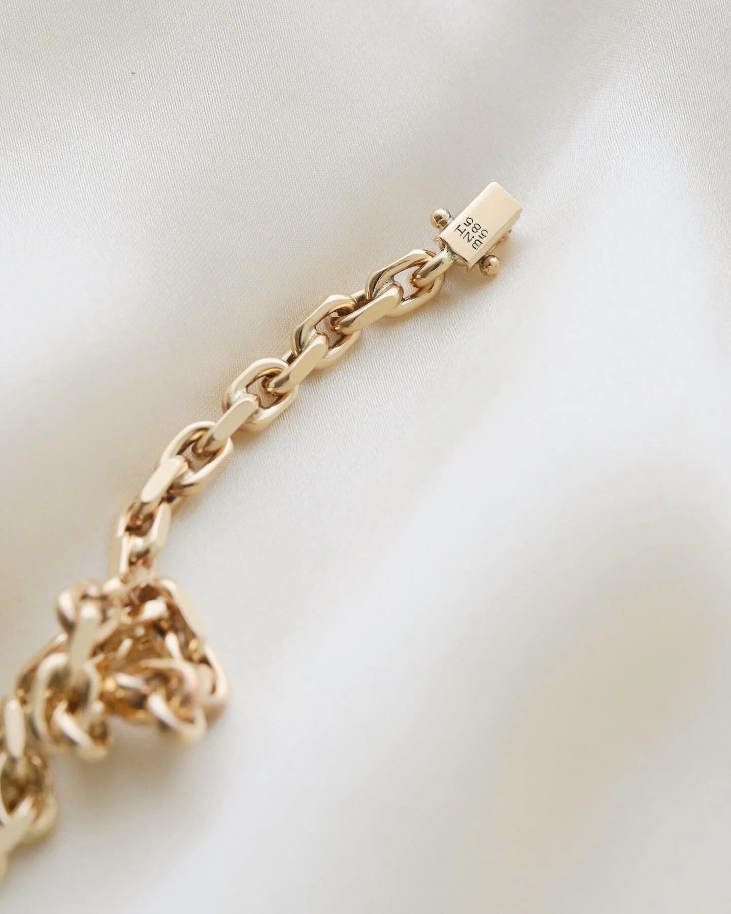 Beautiful 20.25 Inches Vintage Anchor Chain 14K Gold