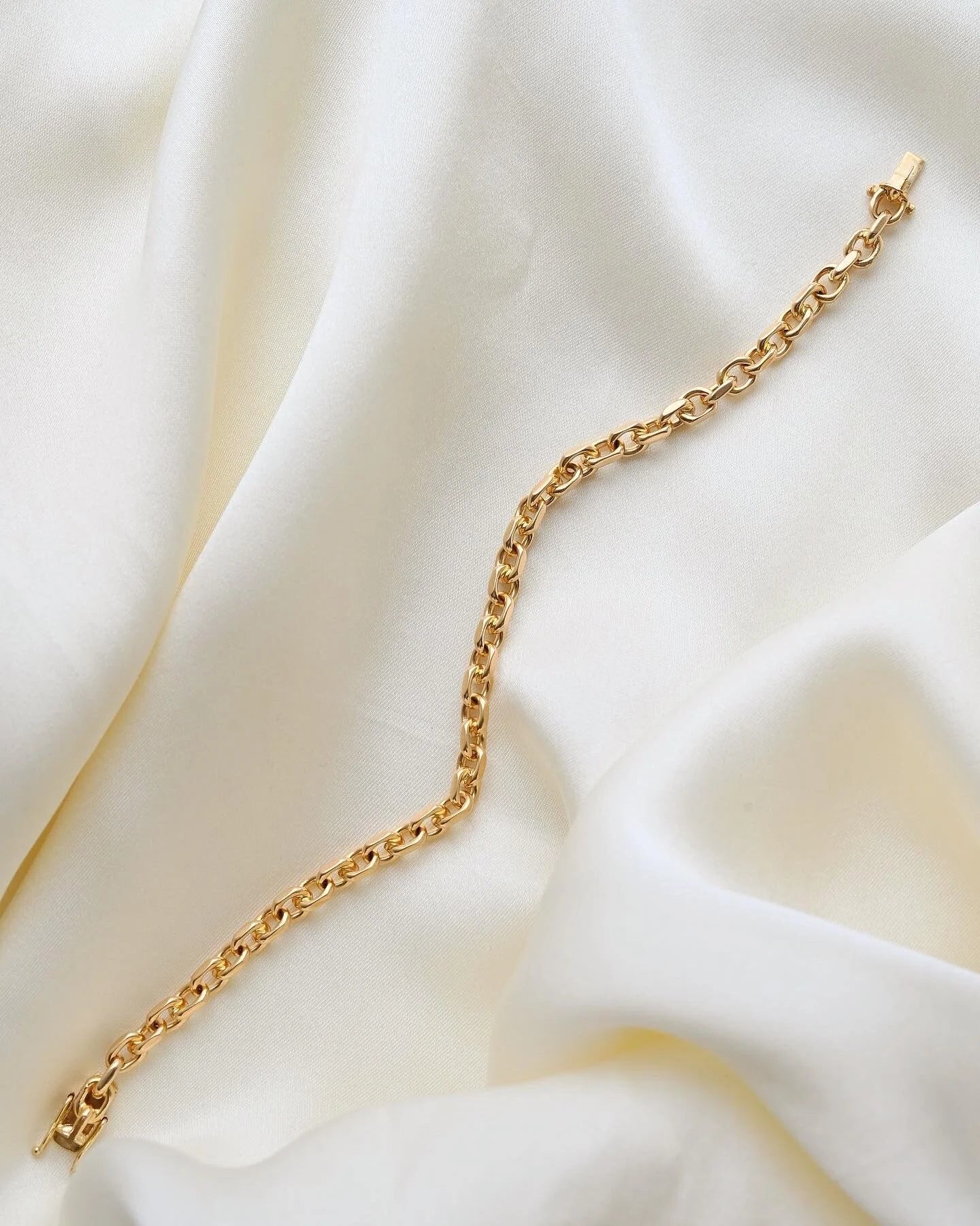 Super Gorg Rare Anchor Link Bracelet 18K Gold