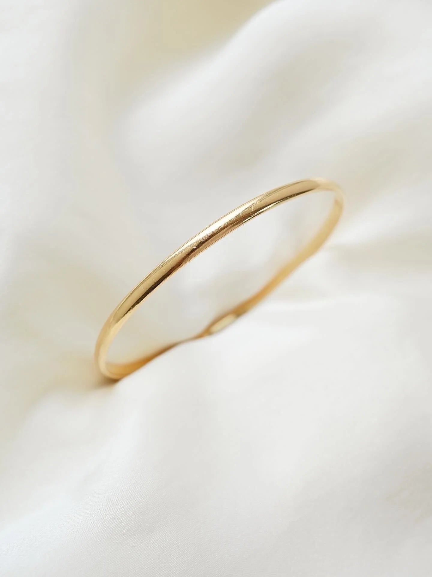 Eternally Elegant Classic Vintage Bangle Solid 18K Gold Sweden 1970