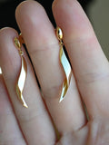 Ultra Reflective Curvy Vintage Dangle Earrings 18K Gold