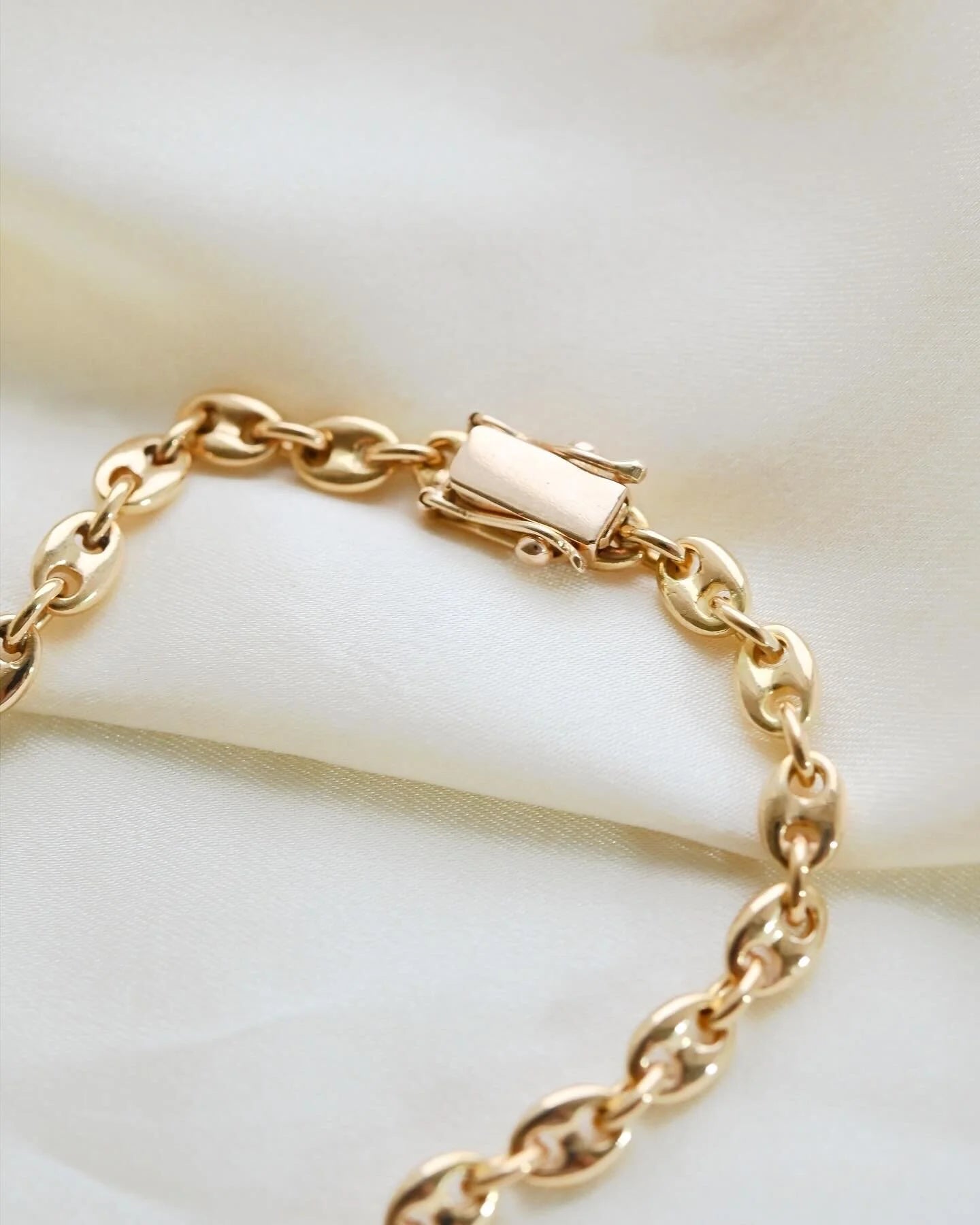 Magical Vintage Mariner / Gucci Link Bracelet 18K Gold 1960s