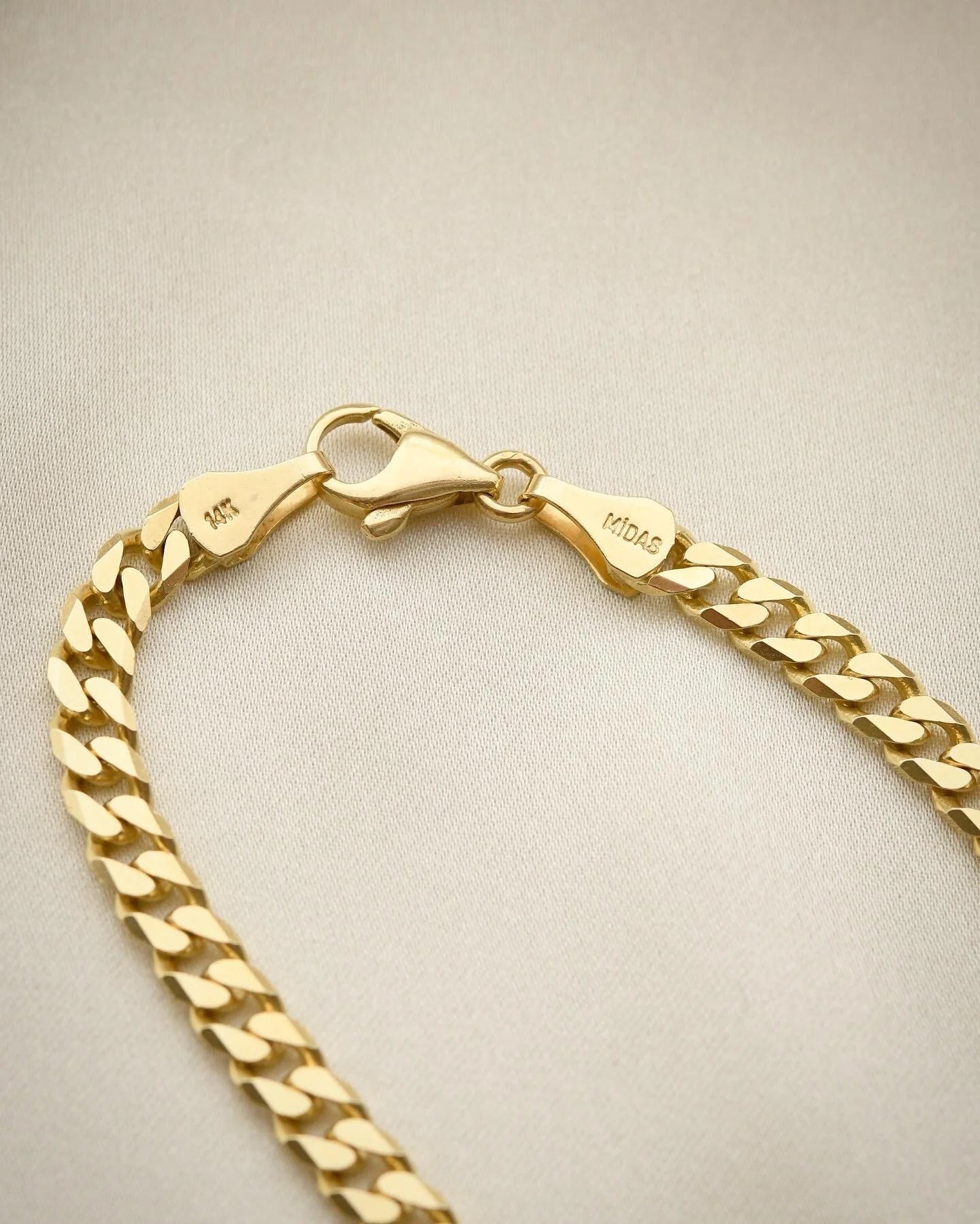 Vintage Curb Link Chain 22.8 Inches 14K Gold 1970