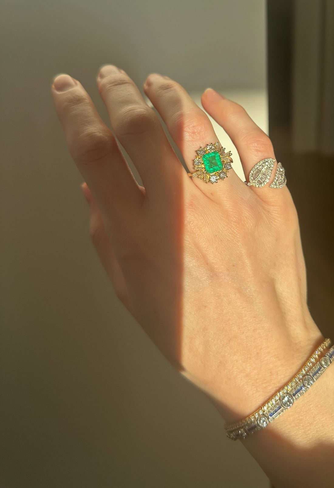 Extraordinary Stunning Danish Vintage Colombian Emerald and Diamond Ring 18K Gold