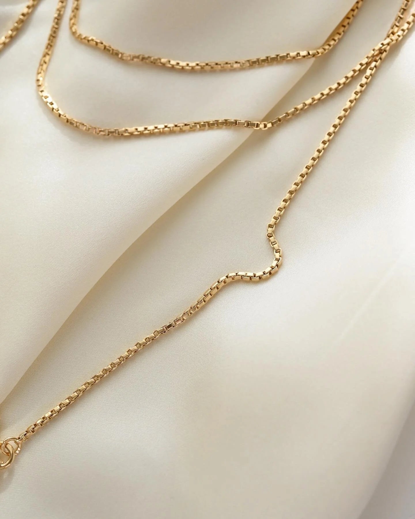 Heavy Sublime 60 Inches Long Guard Chain 18K Gold 1940s