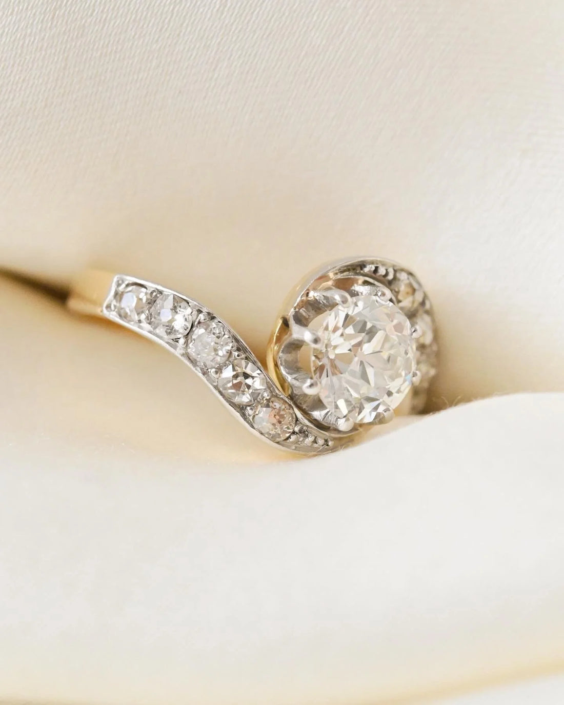 Beautiful Rare Big Old Cut Diamond Ring Art Deco 18K Gold 1920