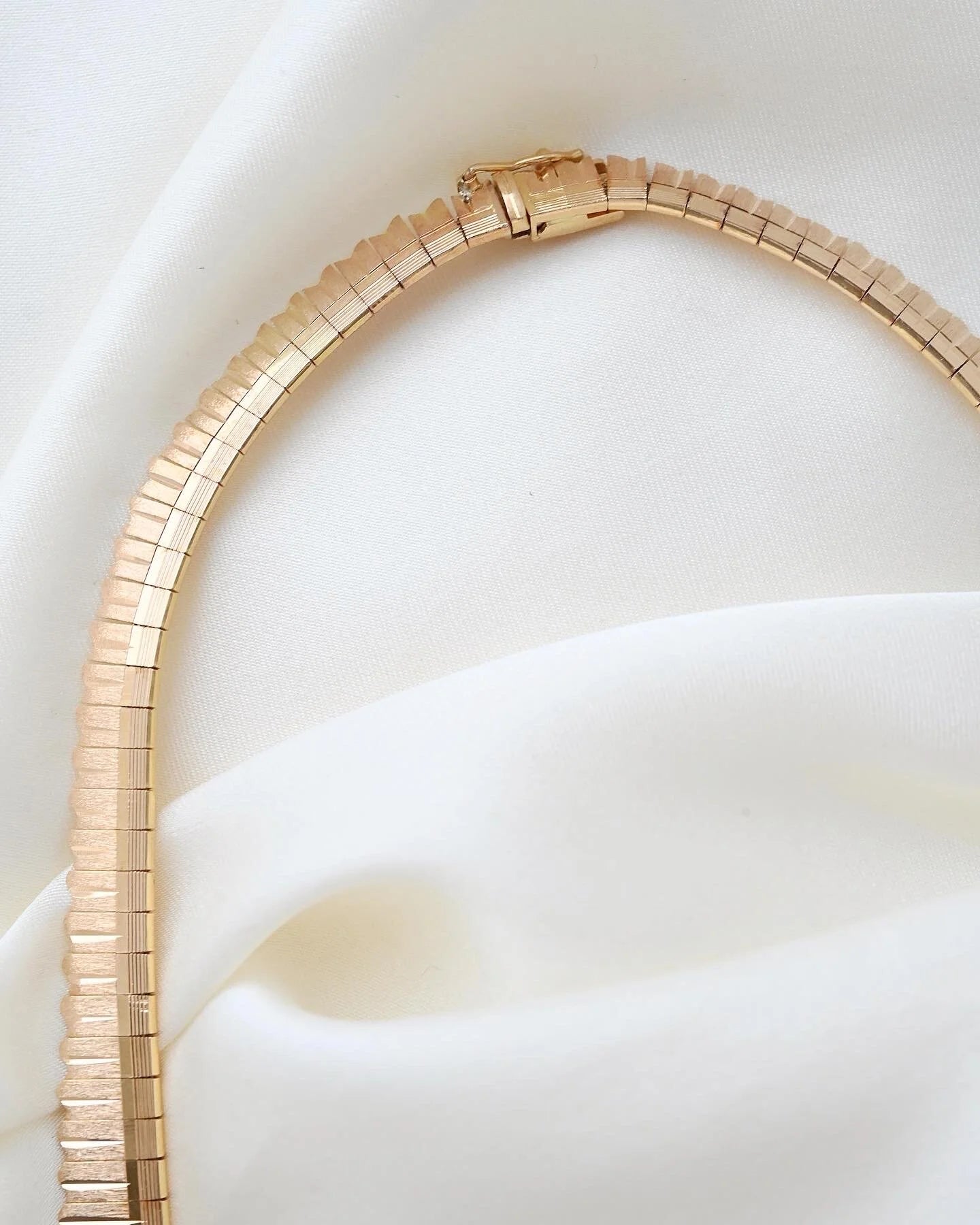 Extraordinary Huge Goddess Dream Collier 18K Gold 1960s