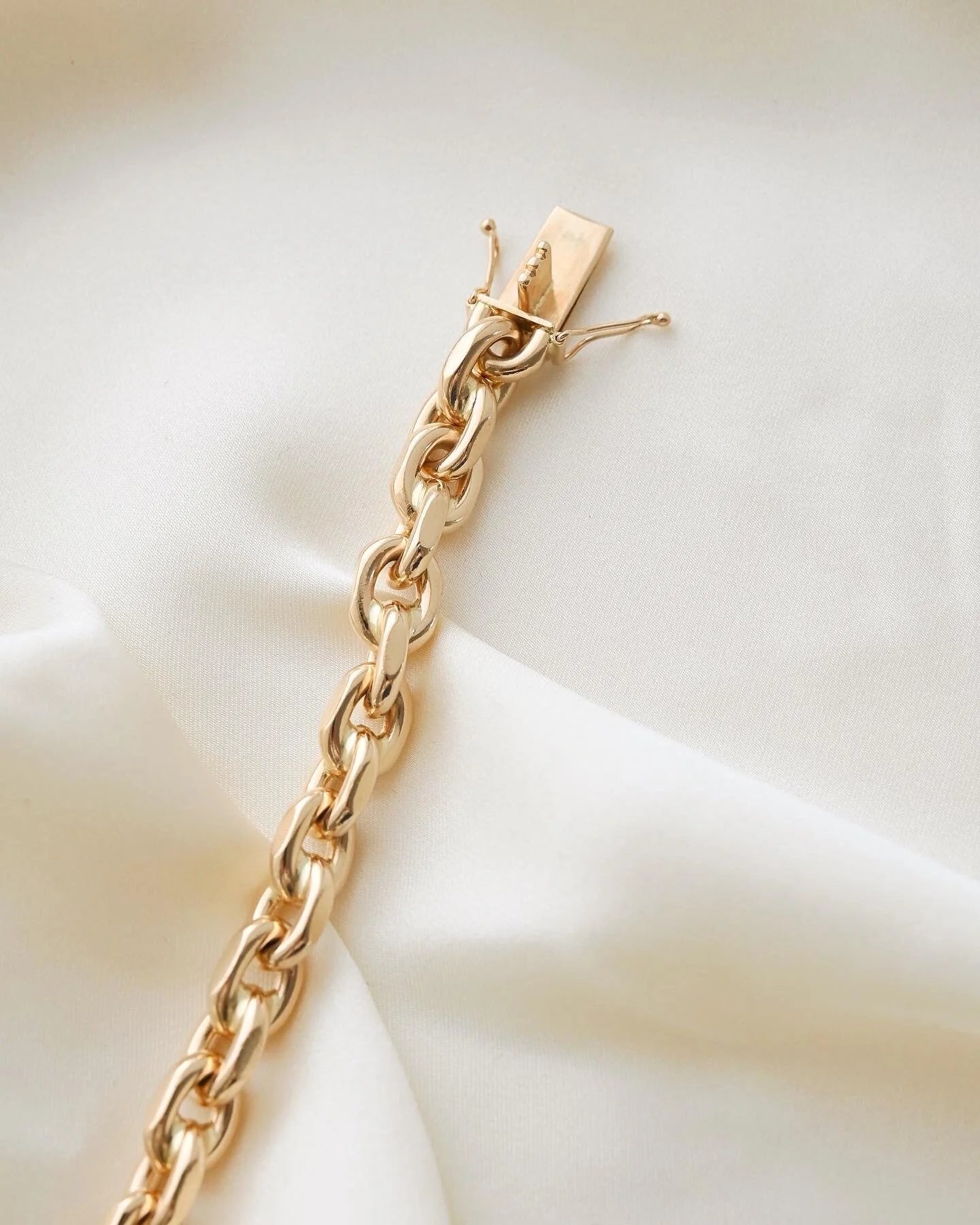 6.75 Inches Danish 58 Grams Vintage Anchor Link Chain 14K Gold