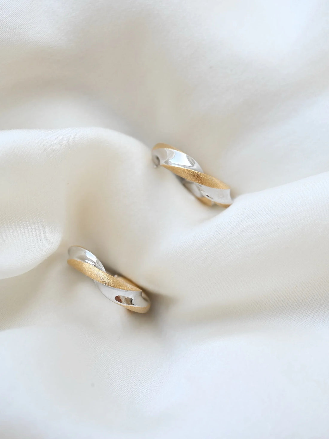 Gorg Vintage 18K Two-Tone Gold Hoop 1980s Earrings