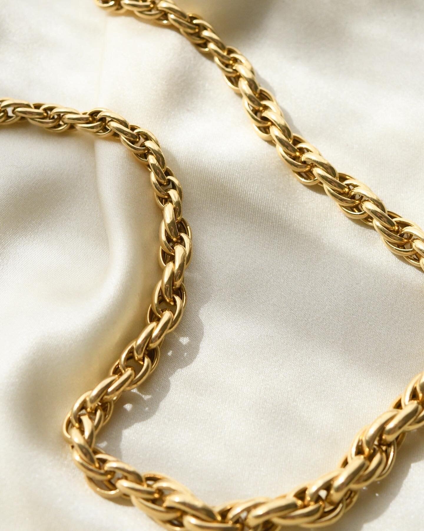 Extraordinary Stunning Rope Chain 18K Gold