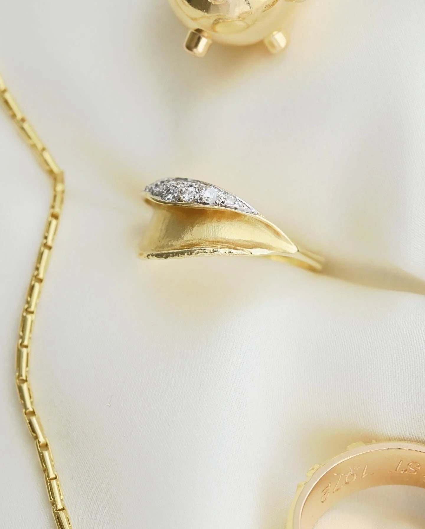 Special Organic Leaf Diamond Ring 14K Gold