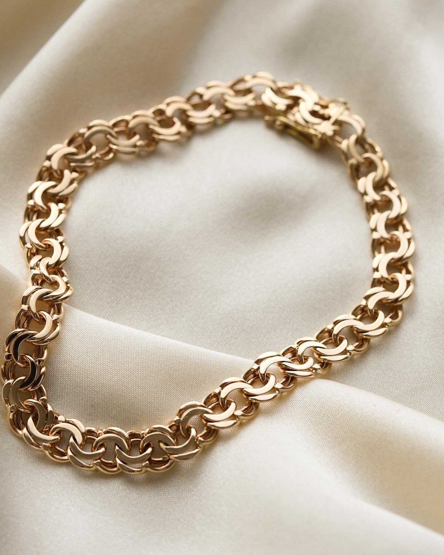 Stunning Vintage Bismarck Bracelet 14K Gold 1960s
