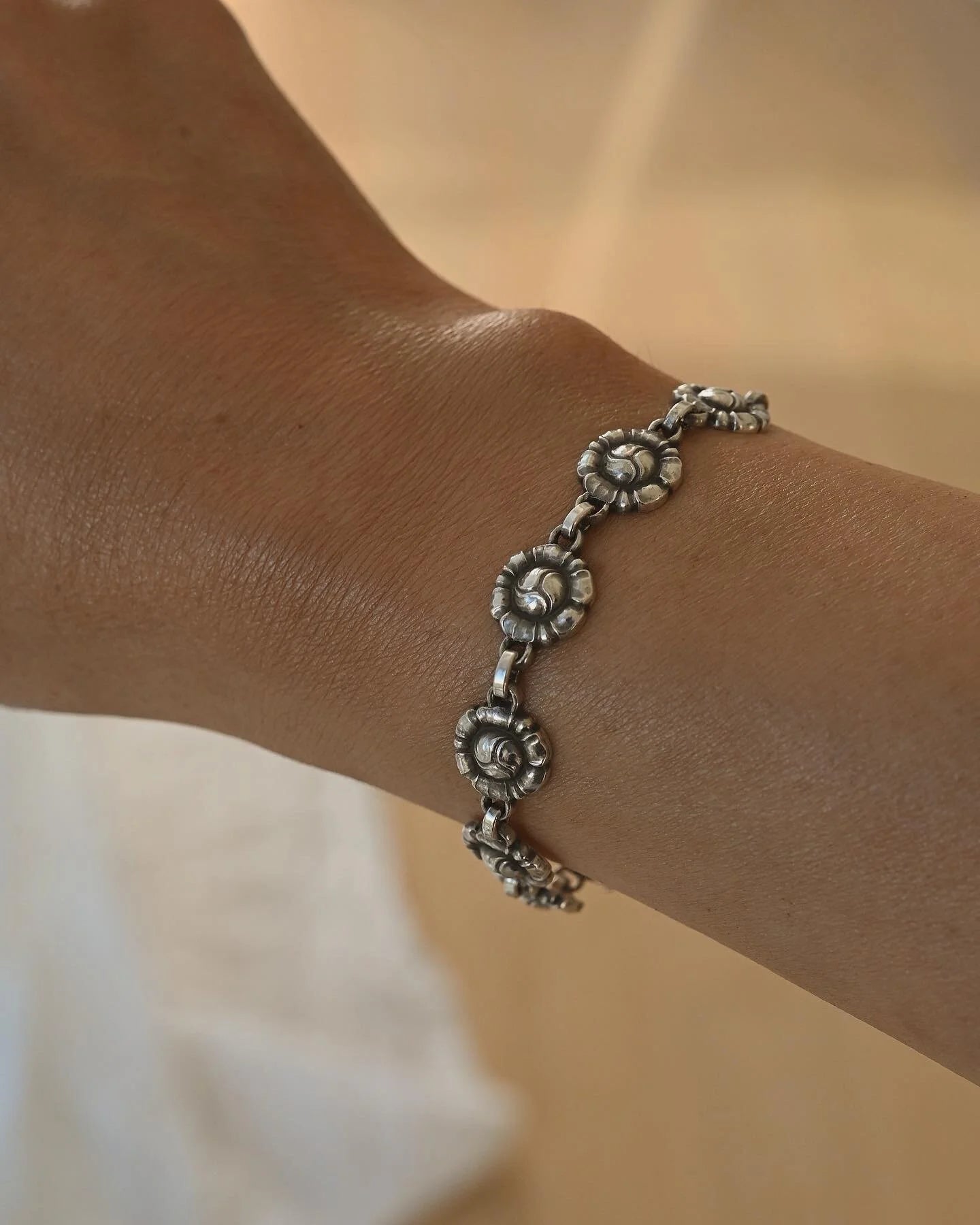 Irresistible Amazing Condition Antique Flower Bud Sterling Silver Bracelet By Georg Jensen 1933-1945