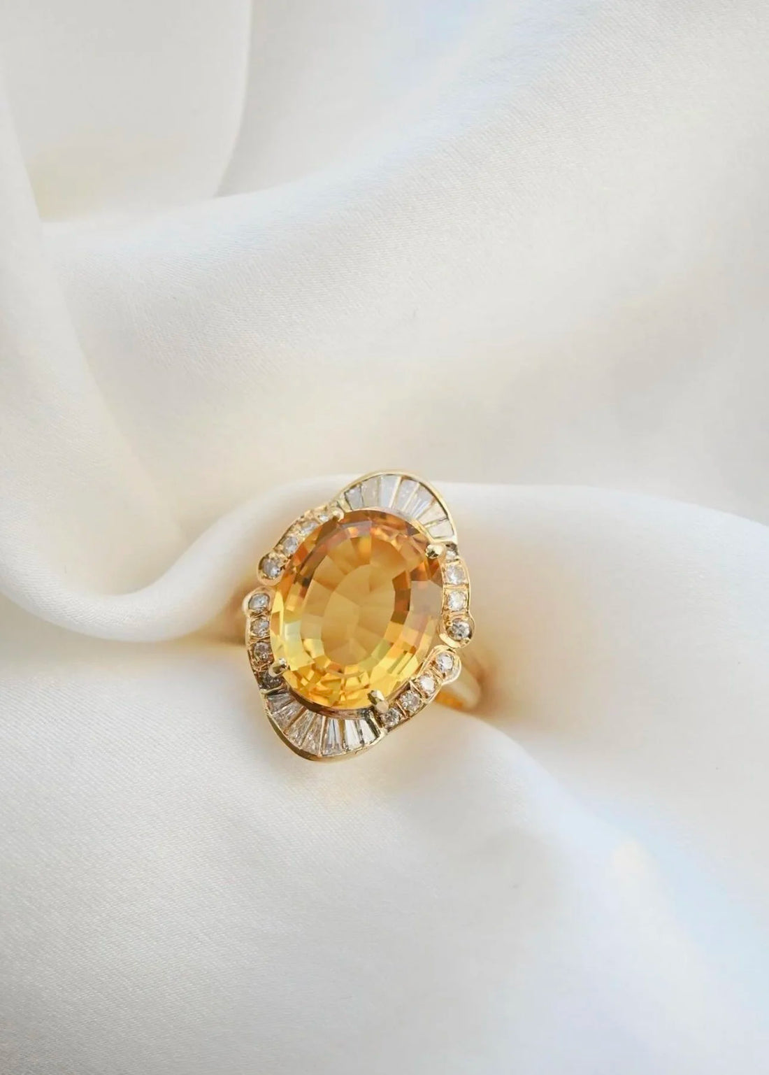 Beautiful Citrine and Diamond Ballerina Set Vintage Ring 18K Gold 1950s