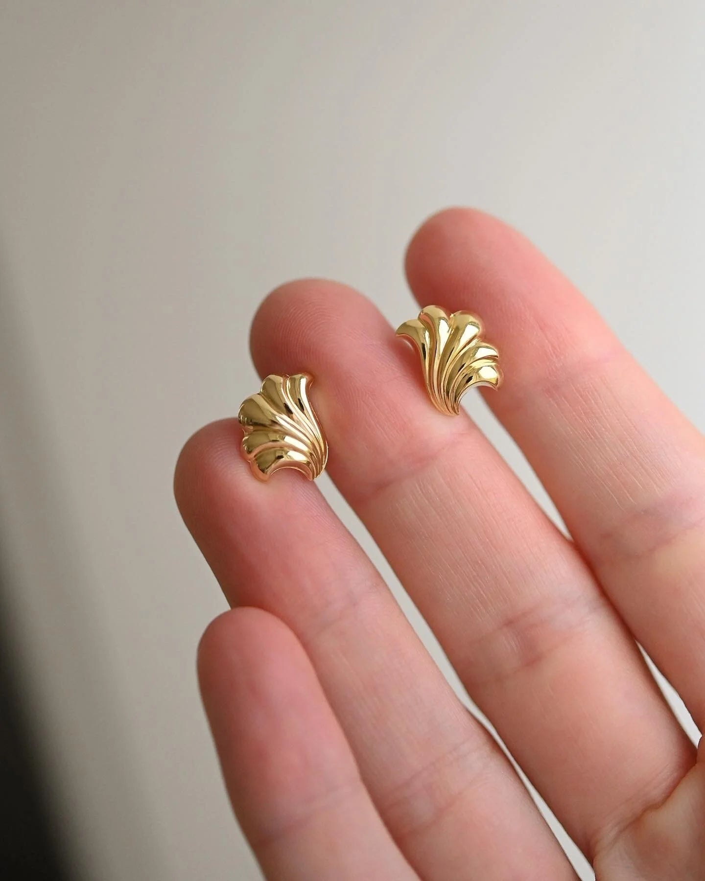 Swedish Vintage She’ll Earrings 18k Gold 1940s