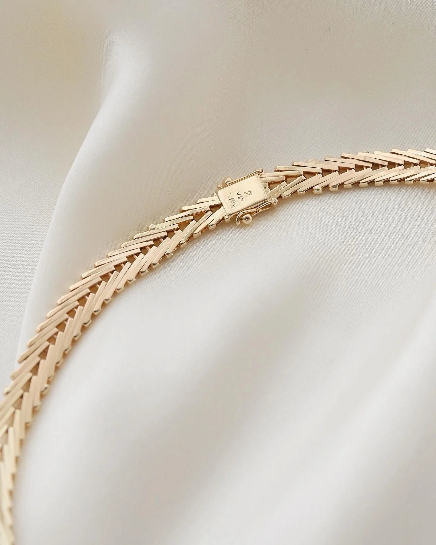 Long Amazing Rare Geneva Link Necklace 14K Gold 1960
