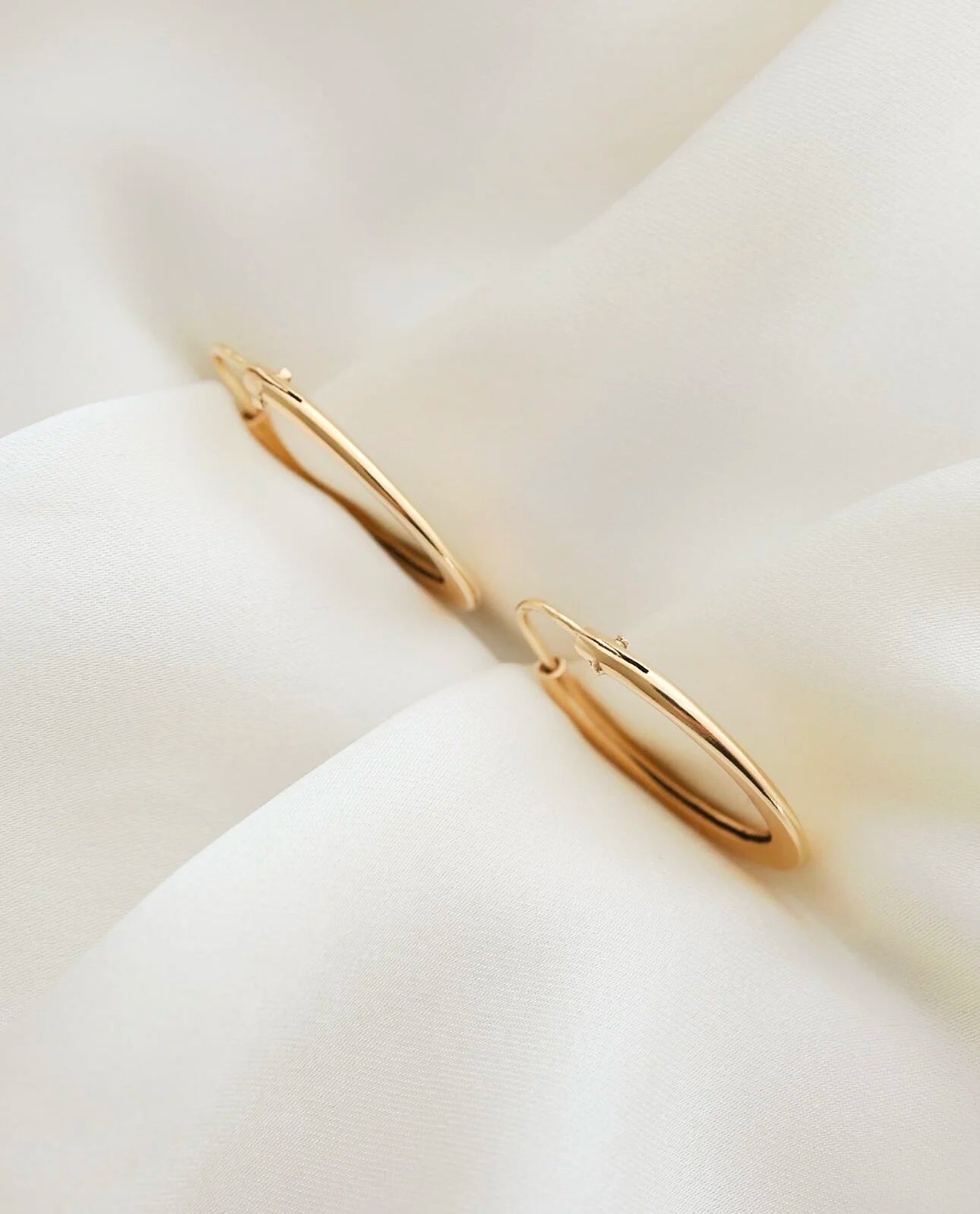 The Last Pair of Everyday Delight Hoops Swedish Vintage 18K Gold