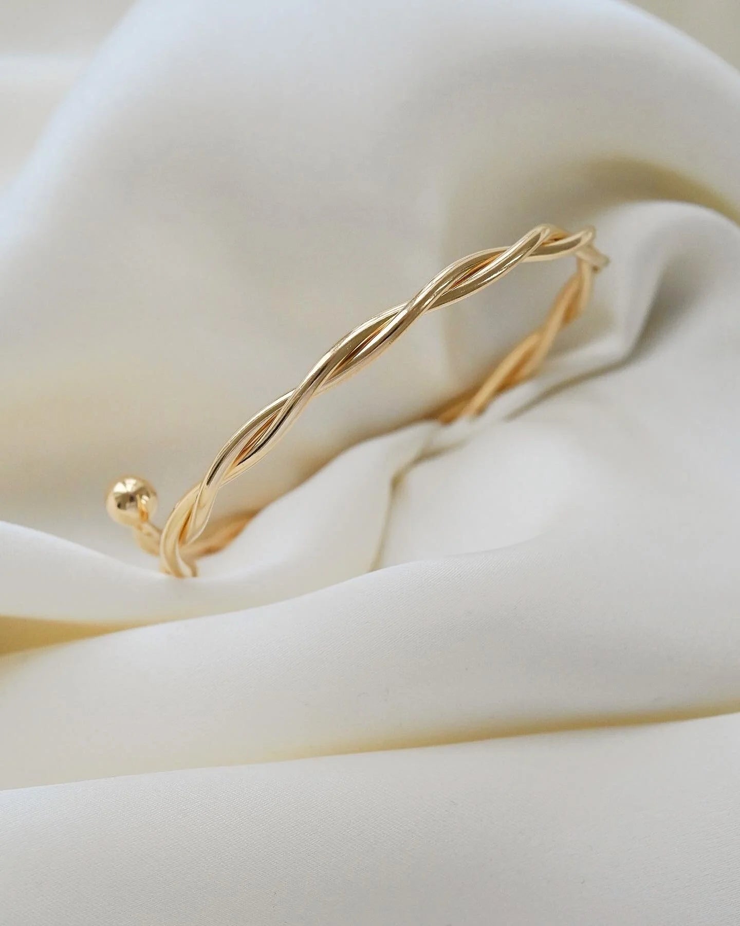Sublime Danish Twisted Vintage Bangle 18K Gold