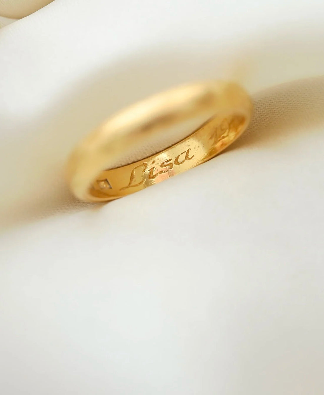 Beautiful Antique Buttery 23K Gold LISA Band 1939