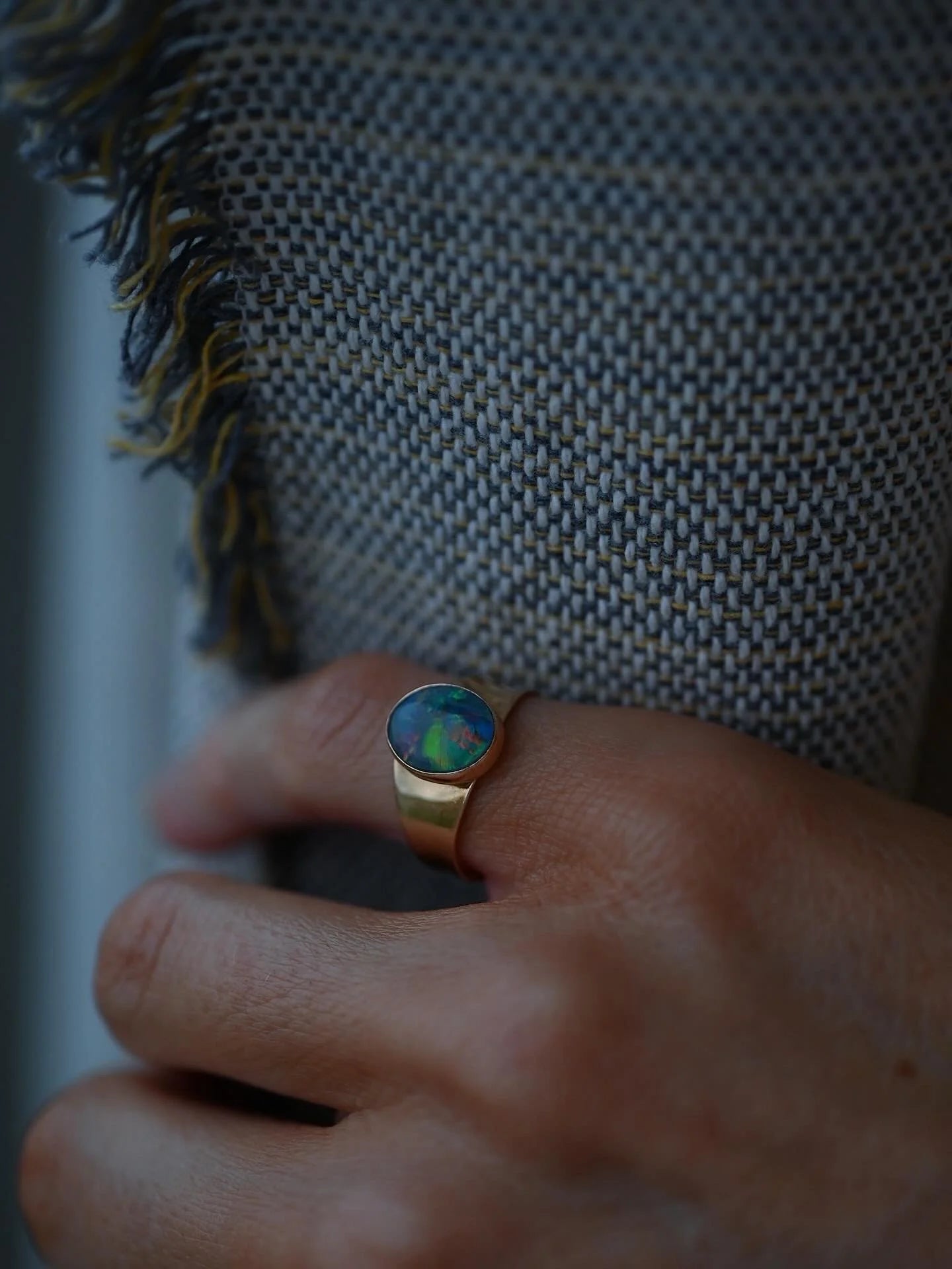 Magical Vintage Opal Ring 18K Gold