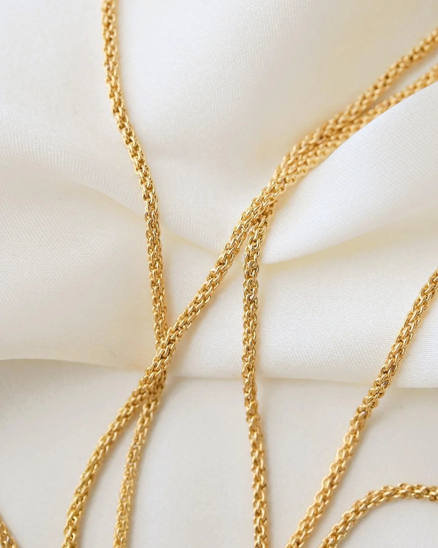 Rare Lenght 32 Inches Vintage Fancy Link Chain 18K Gold