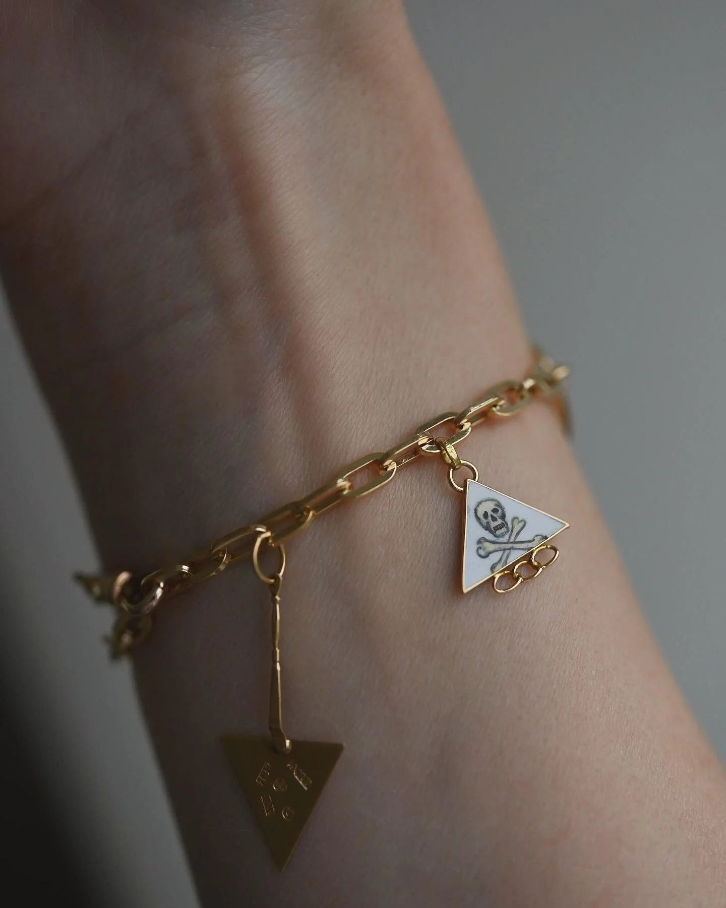 Sublime Antique Watch Chain Enamel Mourning Charm 1937 18K Gold