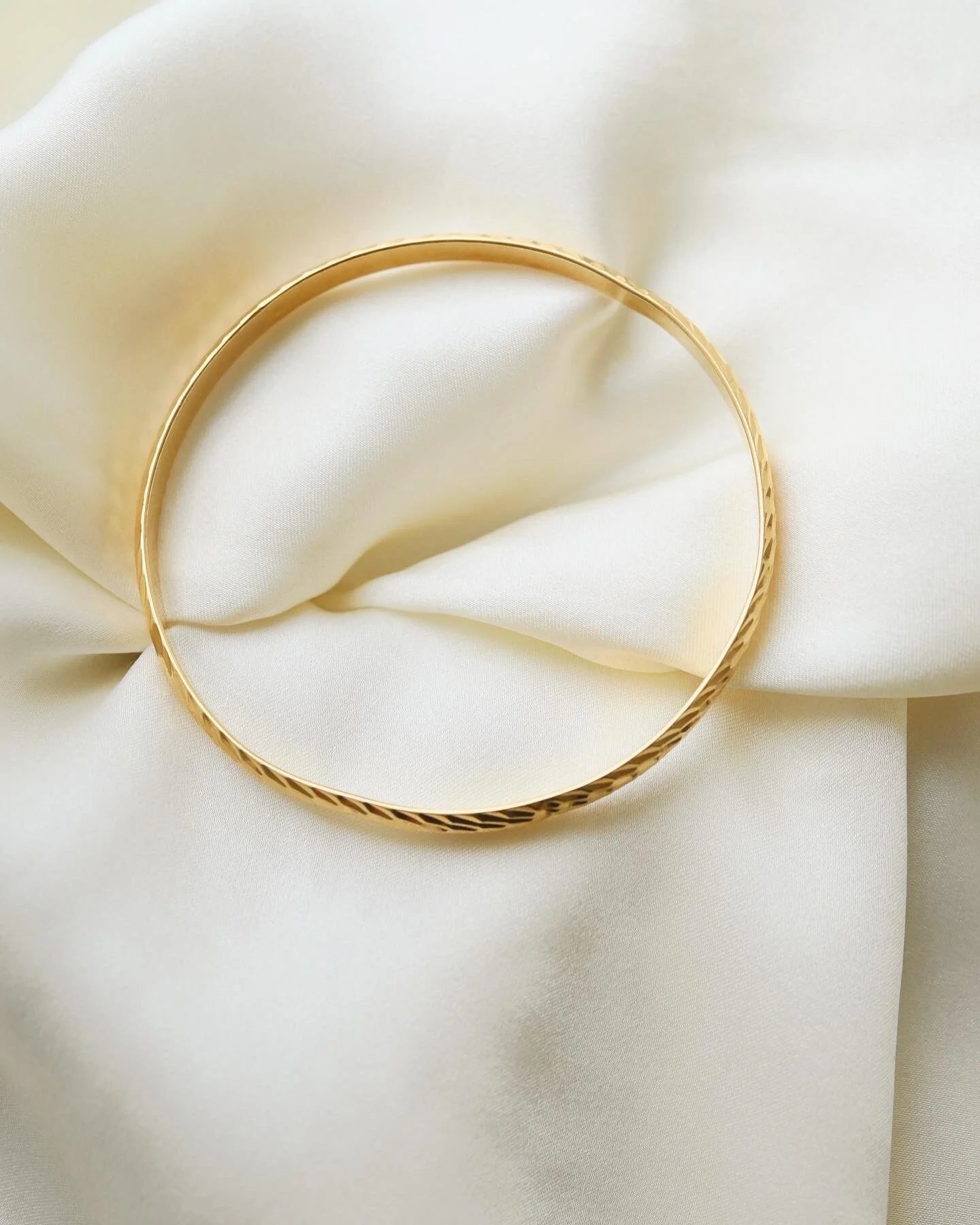 High Carat Glimmer Bangle 21K Gold 1970