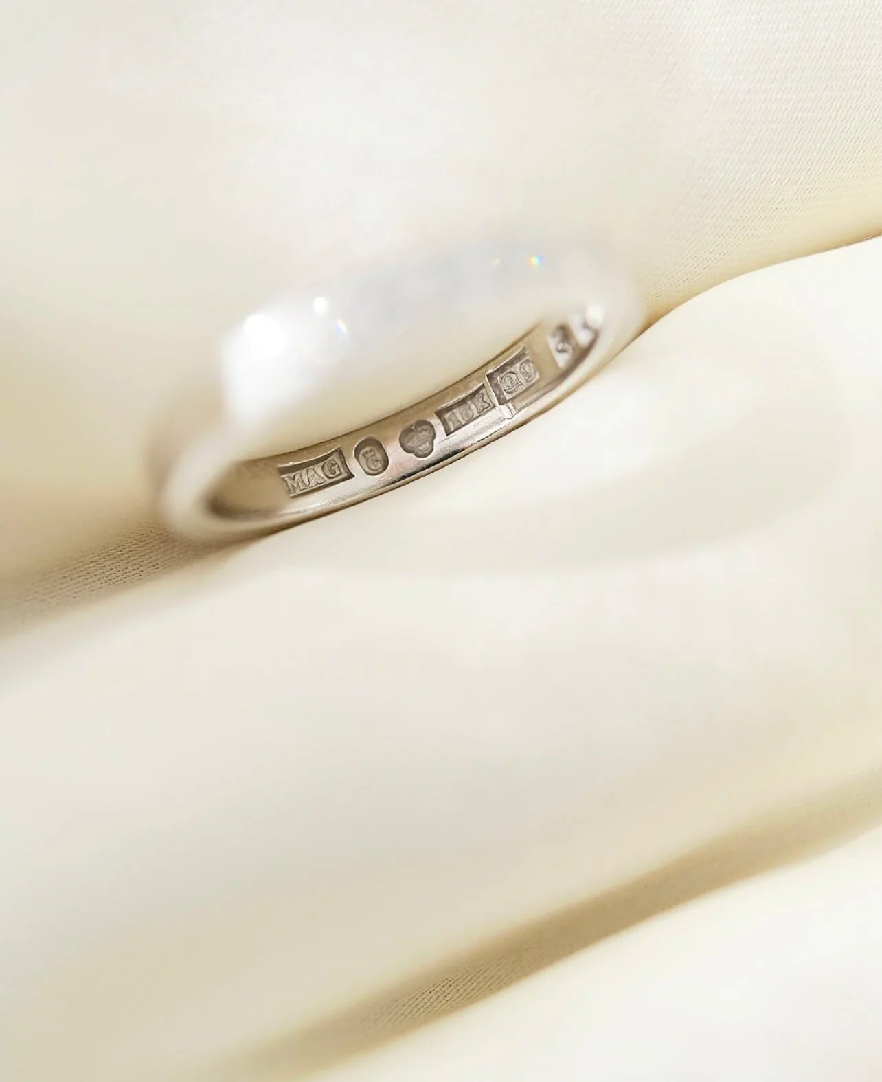 The Most Beautiful Diamond Vintage Band 0.41 Carat 1965